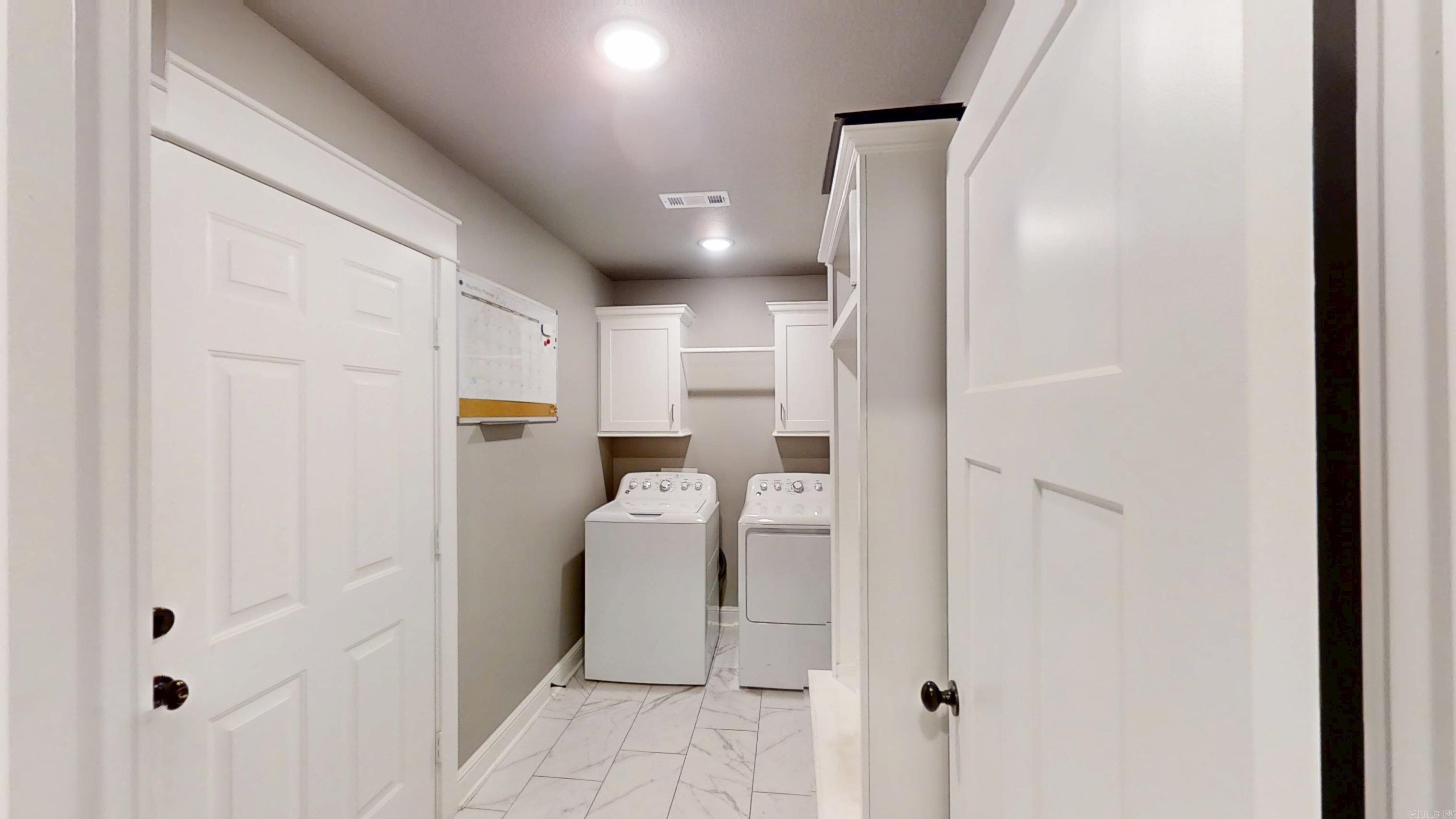 WHISPERING HILLS PHASE III REPLA - Residential