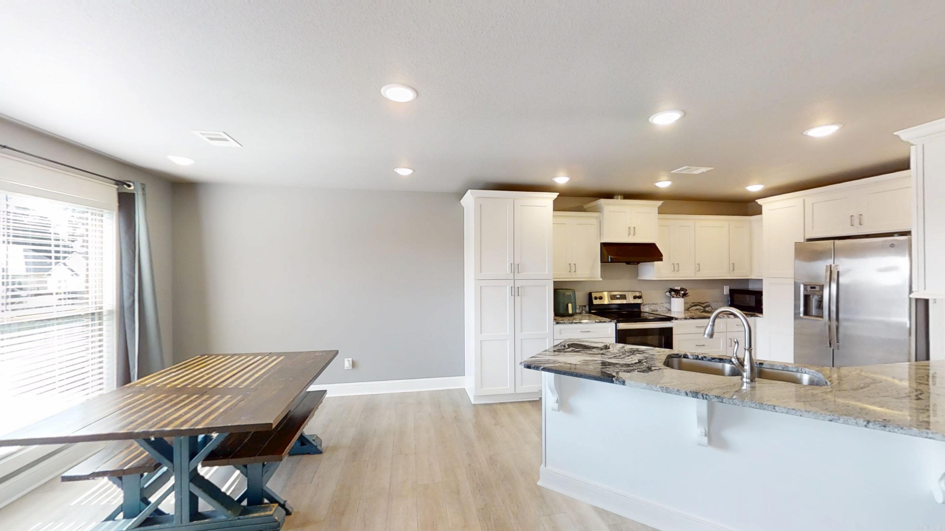 WHISPERING HILLS PHASE III REPLA - Residential