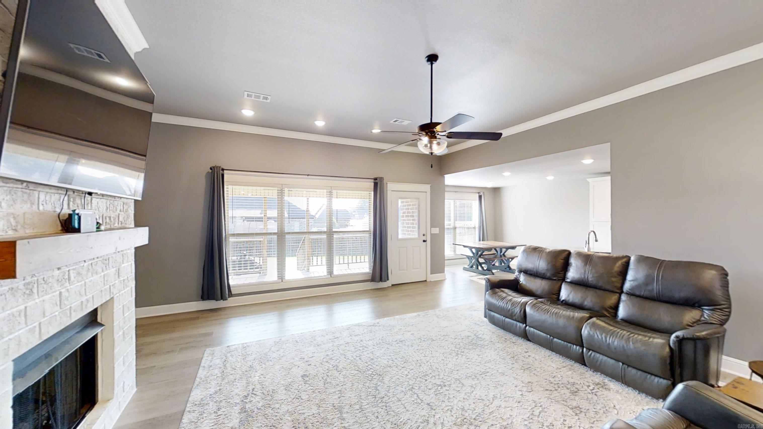 WHISPERING HILLS PHASE III REPLA - Residential