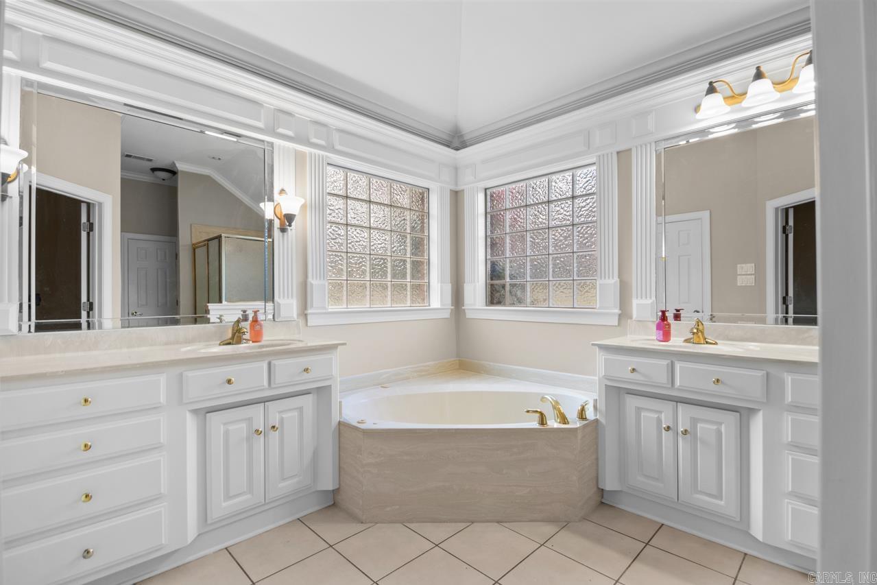 COUNTRY CLUB OF ARK THE - Residential