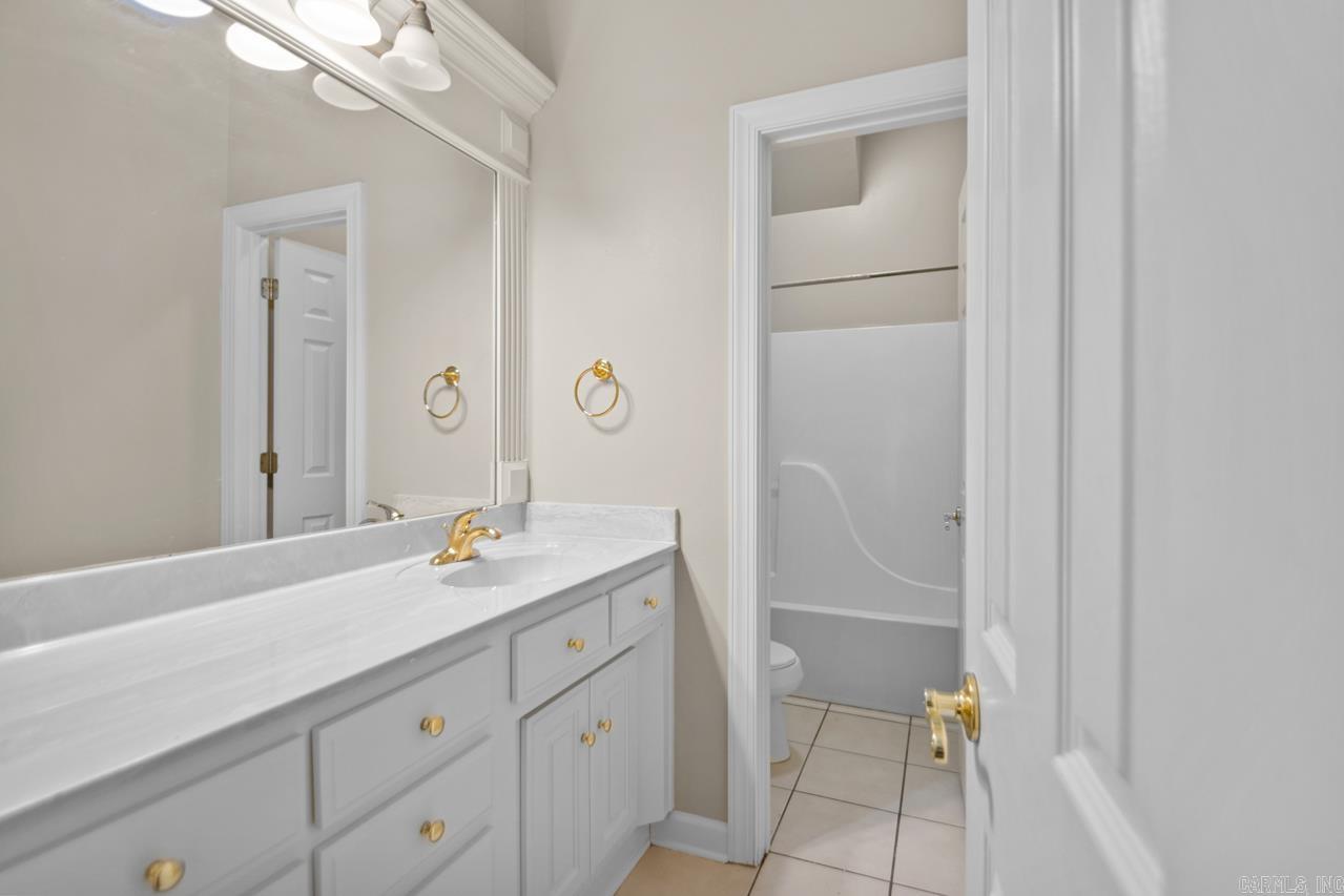 COUNTRY CLUB OF ARK THE - Residential