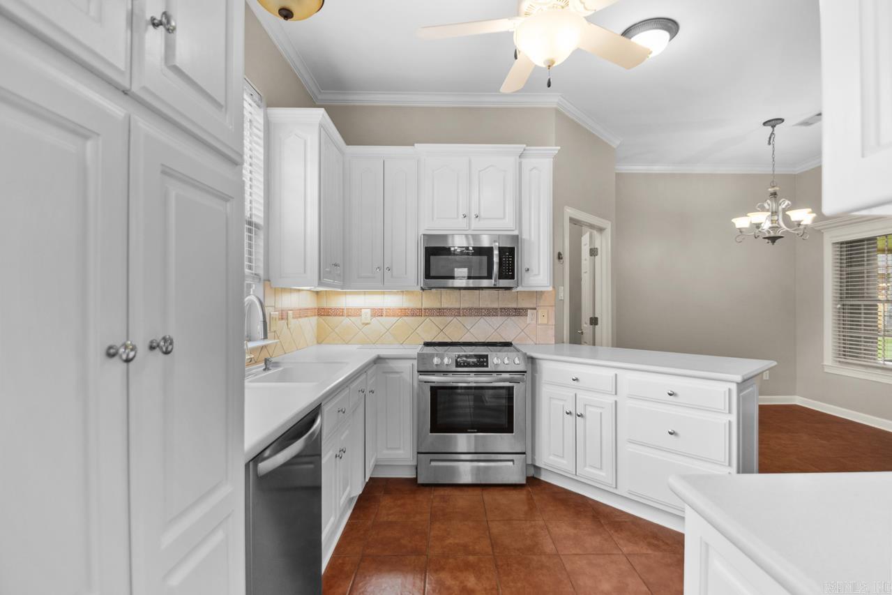 COUNTRY CLUB OF ARK THE - Residential