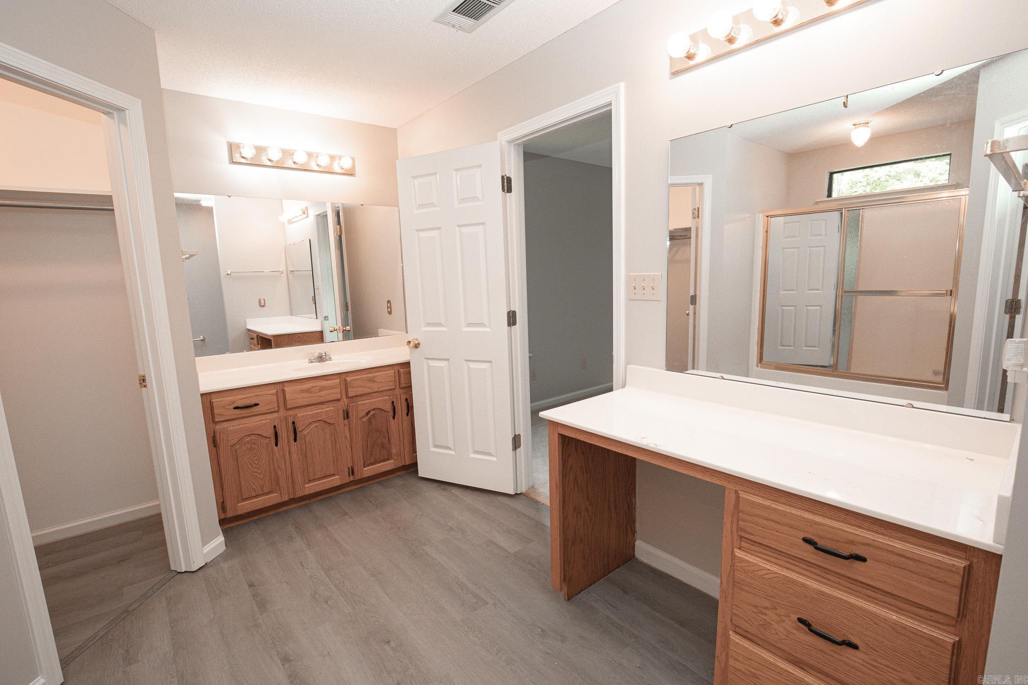 GRAY OAKS - Residential