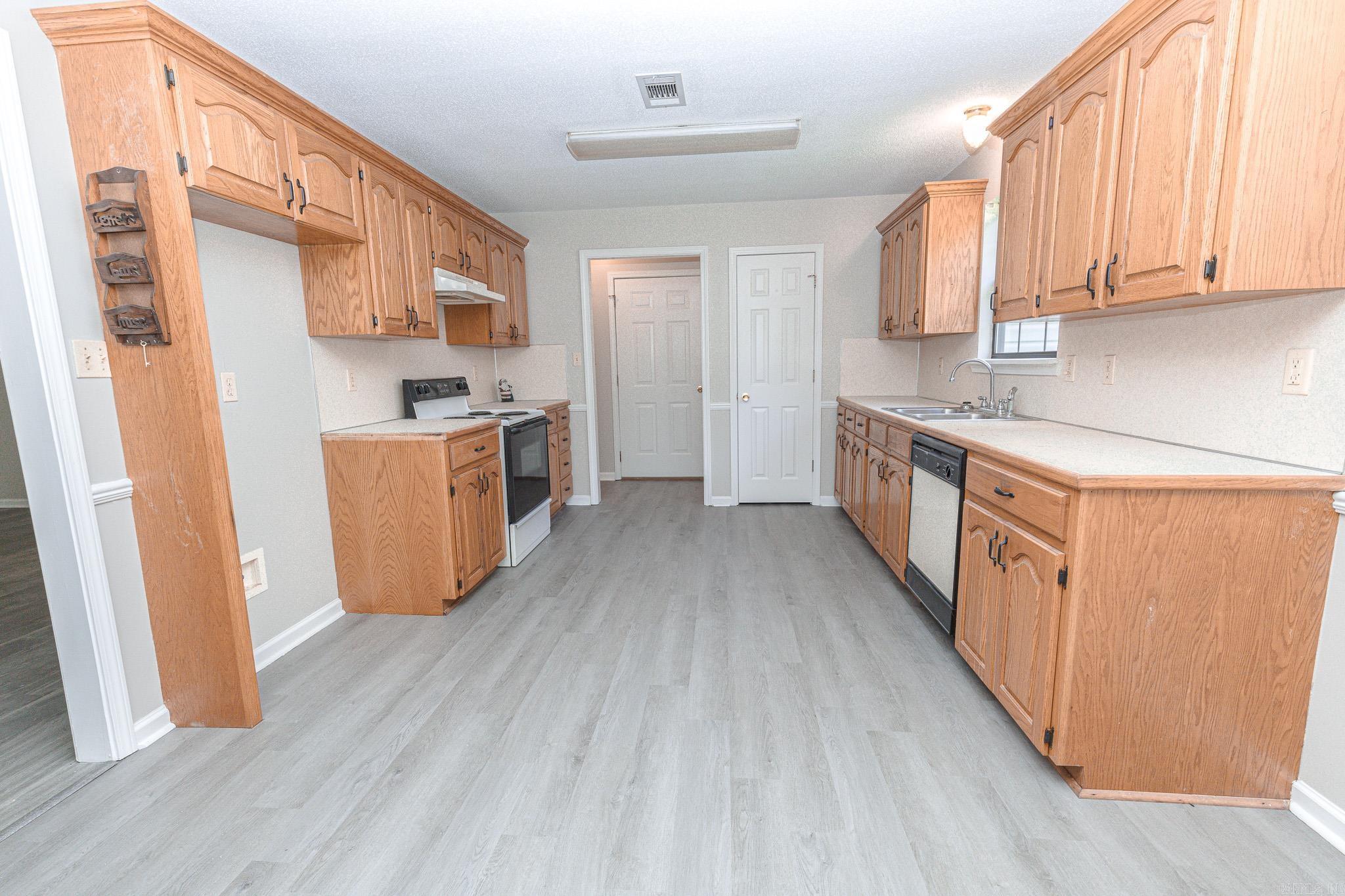 GRAY OAKS - Residential