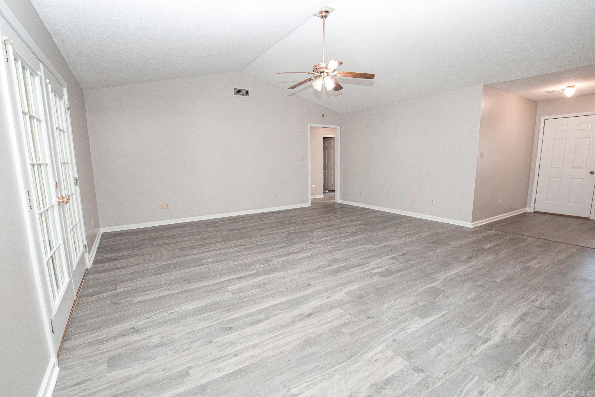 GRAY OAKS - Residential