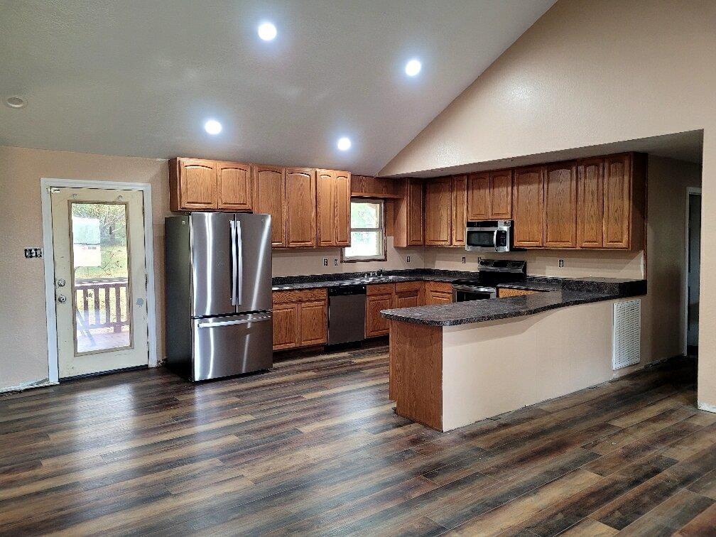 GREEN ACRES - Residential Lease