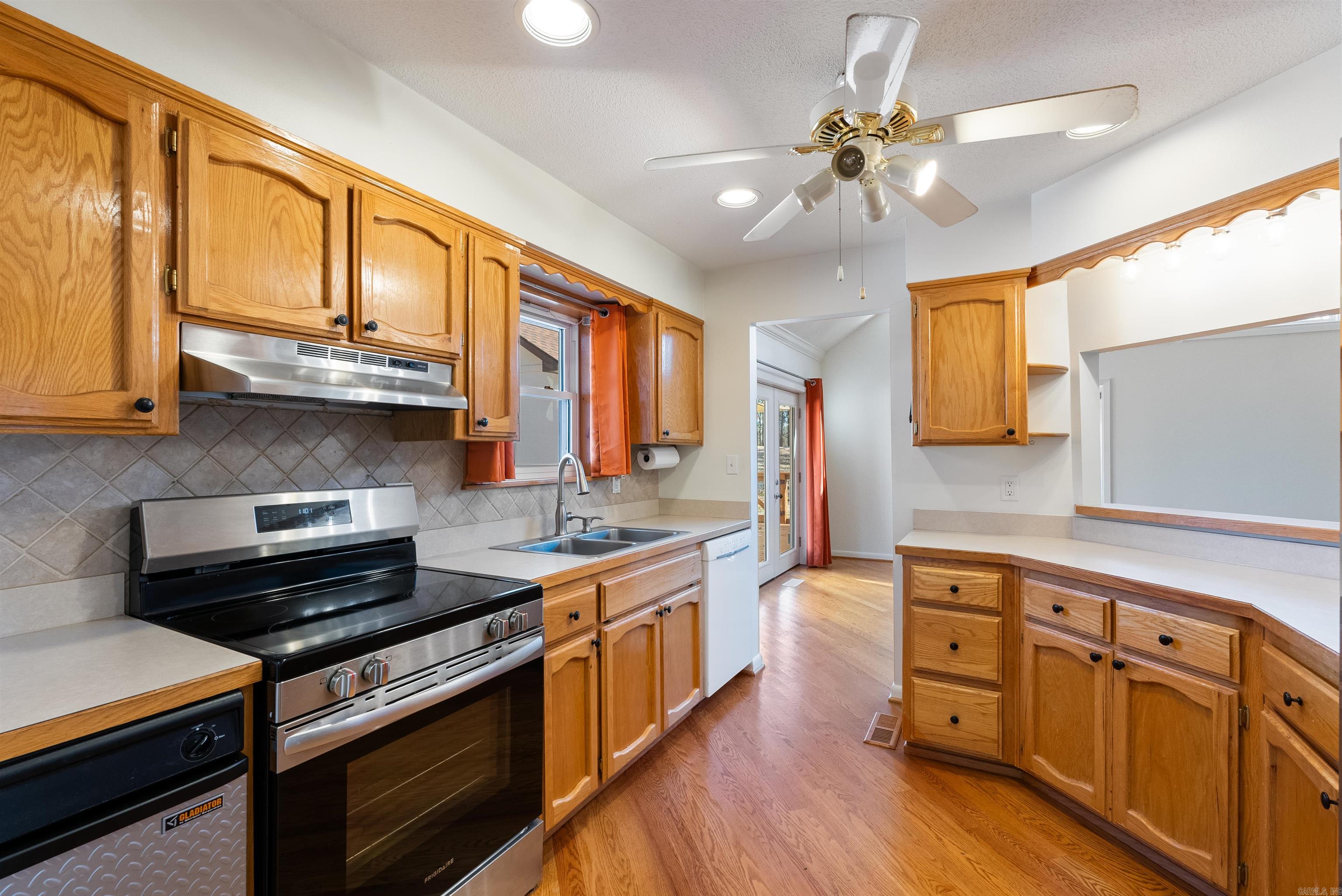 INDIAN HILLS - Residential