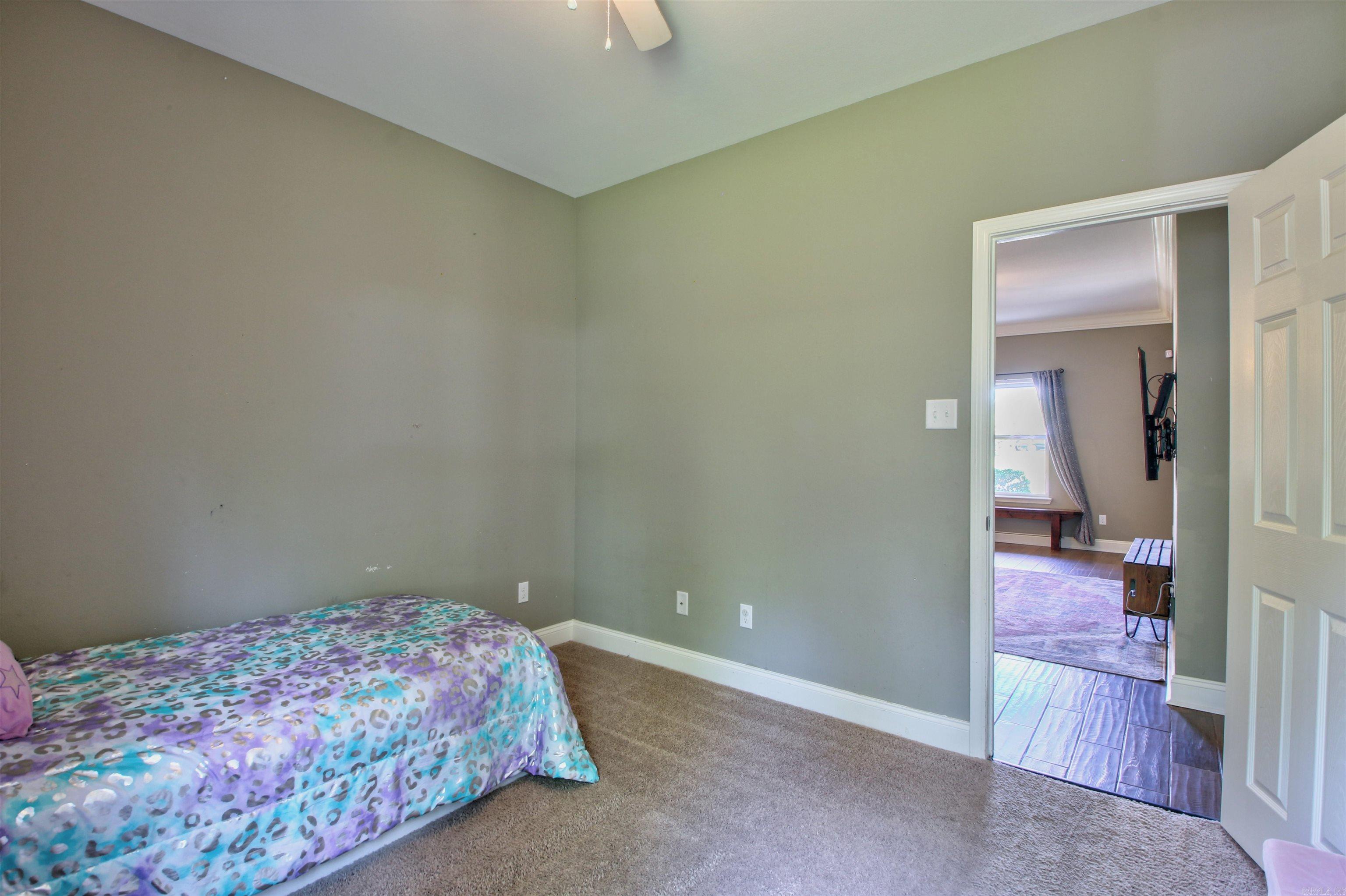 HUNTERS RUN - Residential