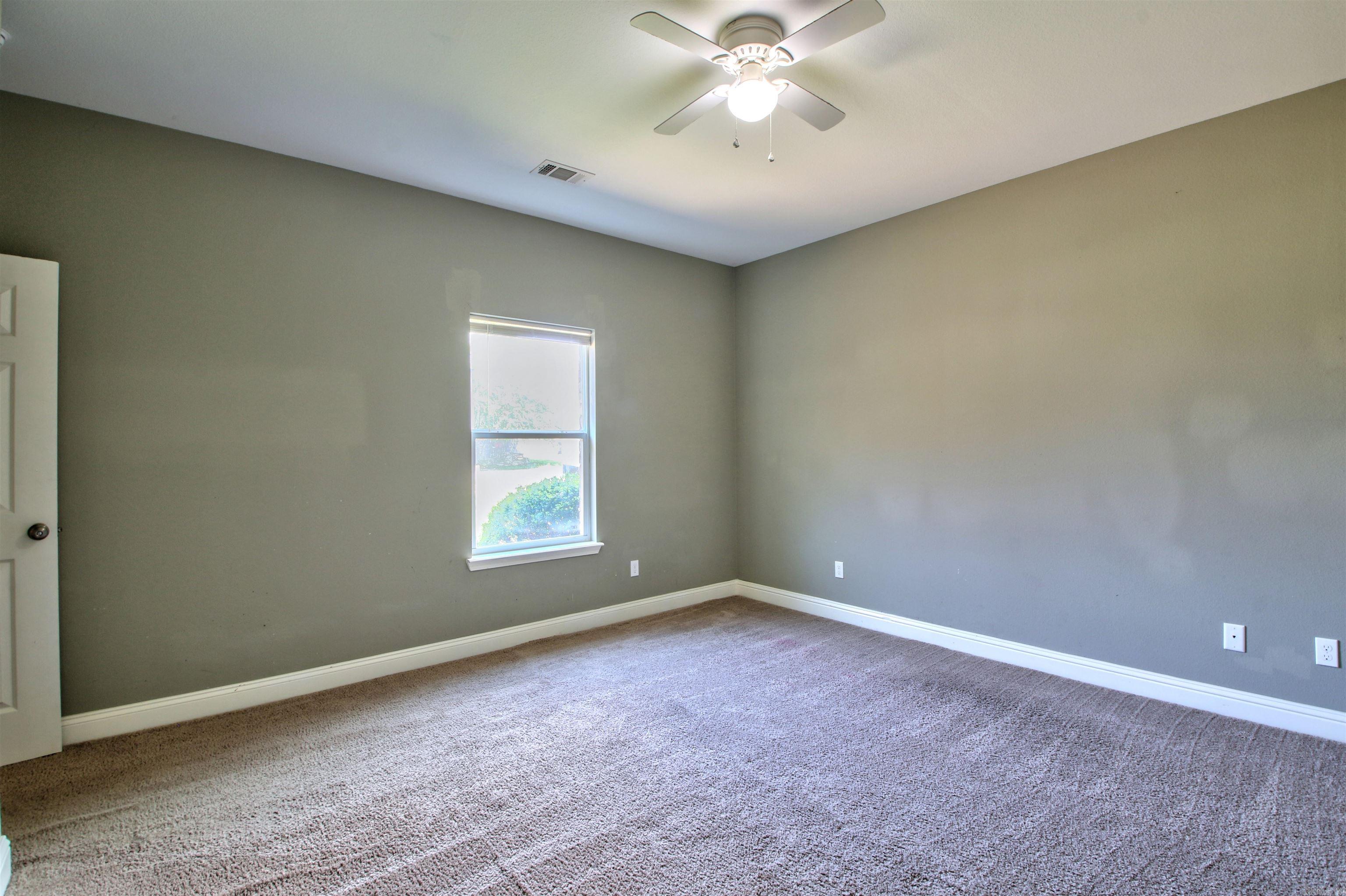 HUNTERS RUN - Residential