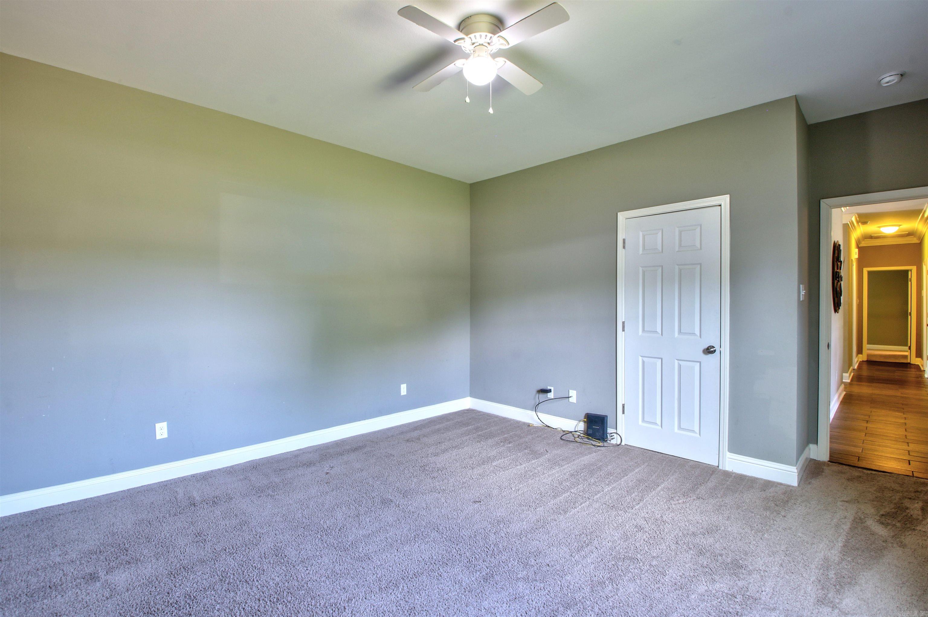 HUNTERS RUN - Residential