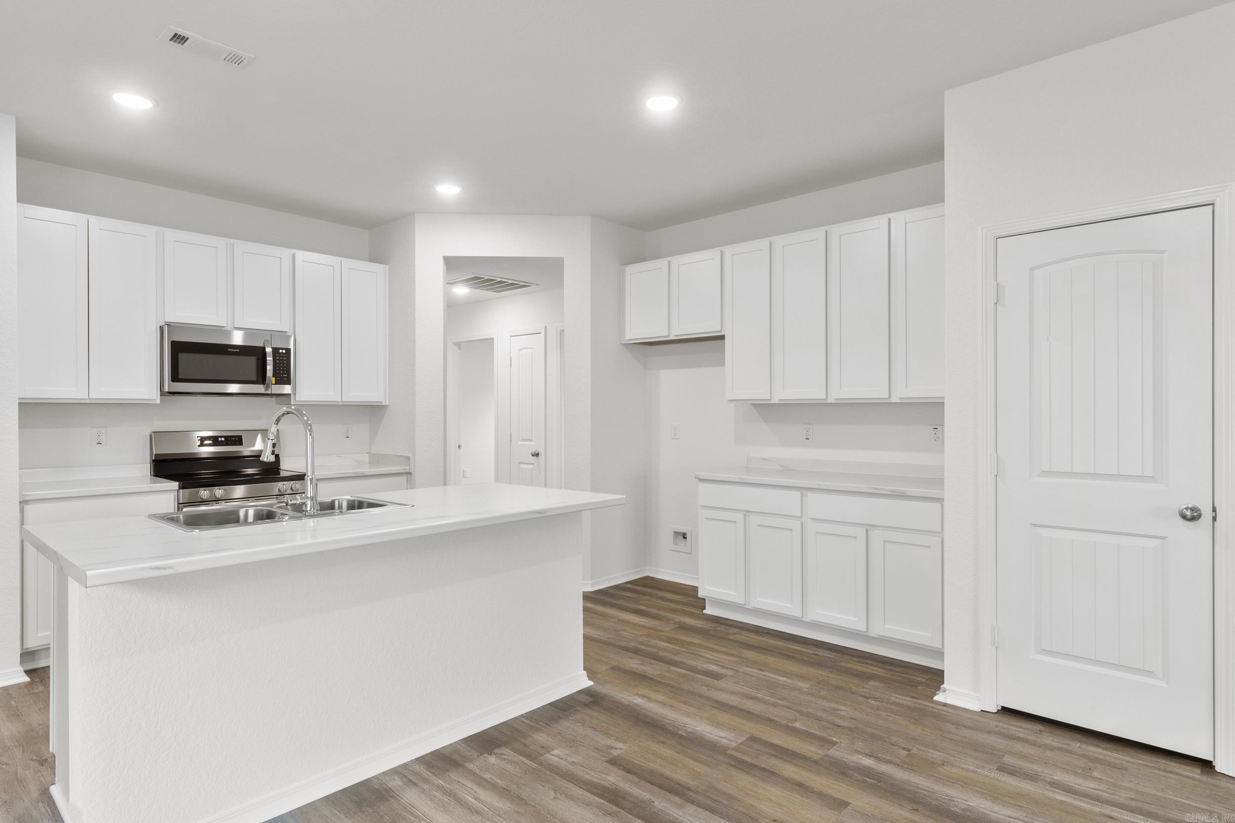 COUNTRY CLUB OF ARK THE - Residential