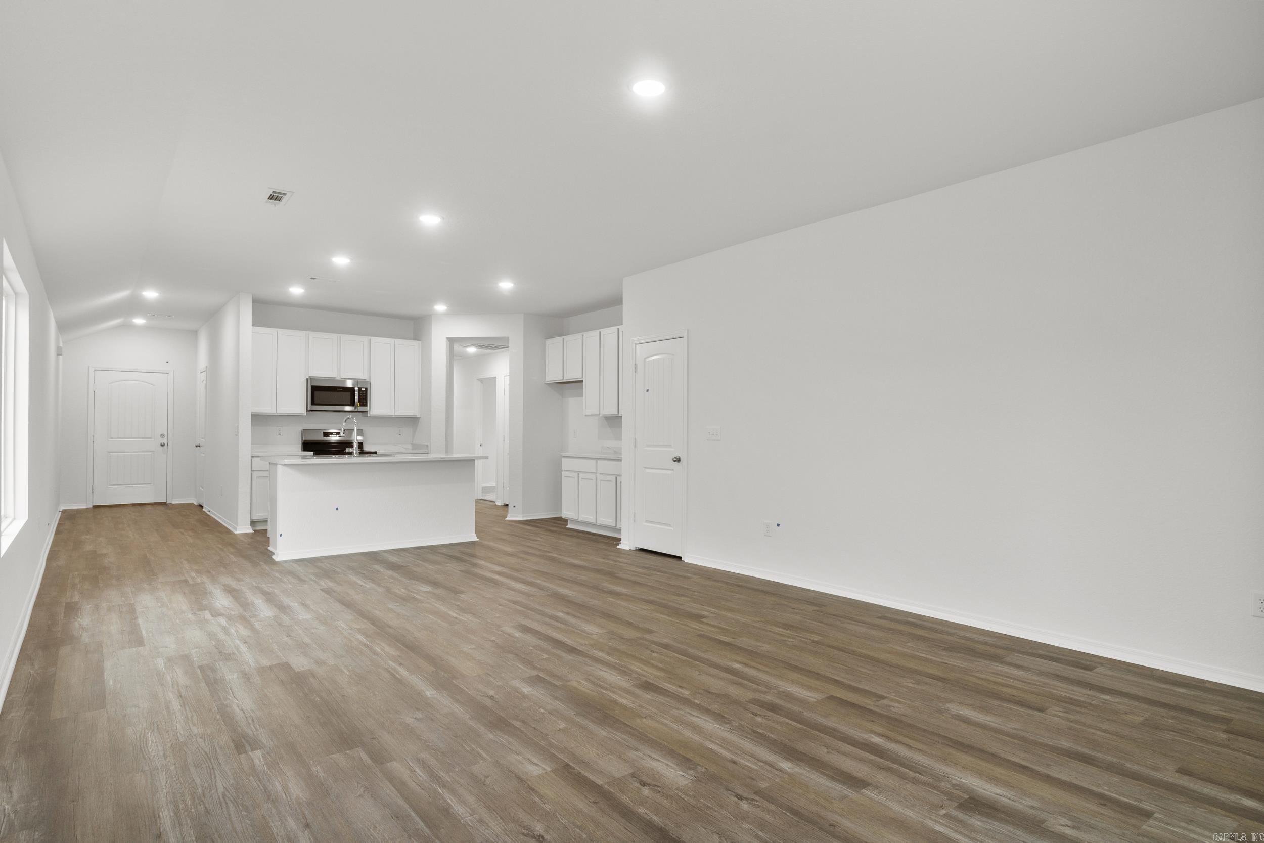 COUNTRY CLUB OF ARK THE - Residential