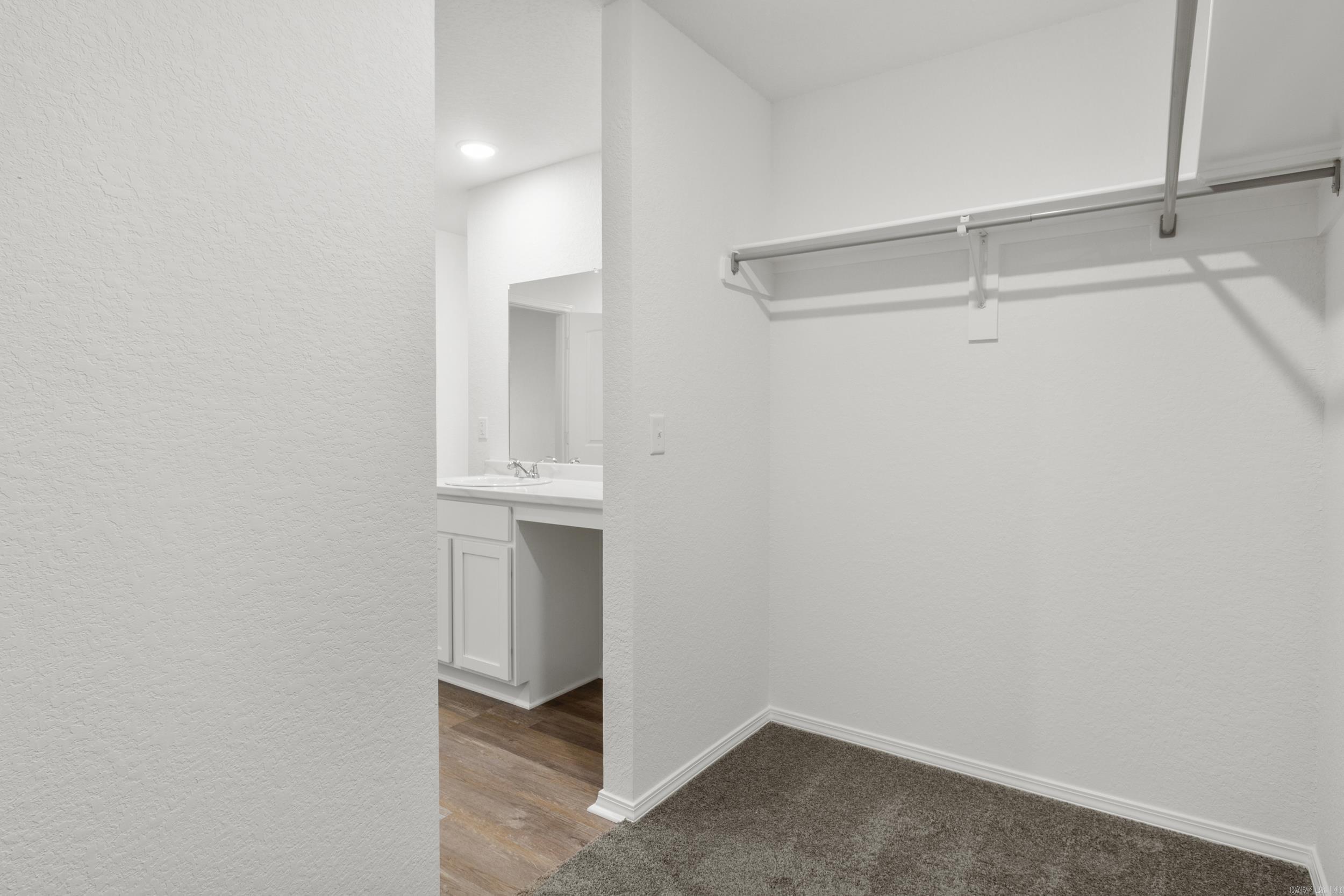 COUNTRY CLUB OF ARK THE - Residential