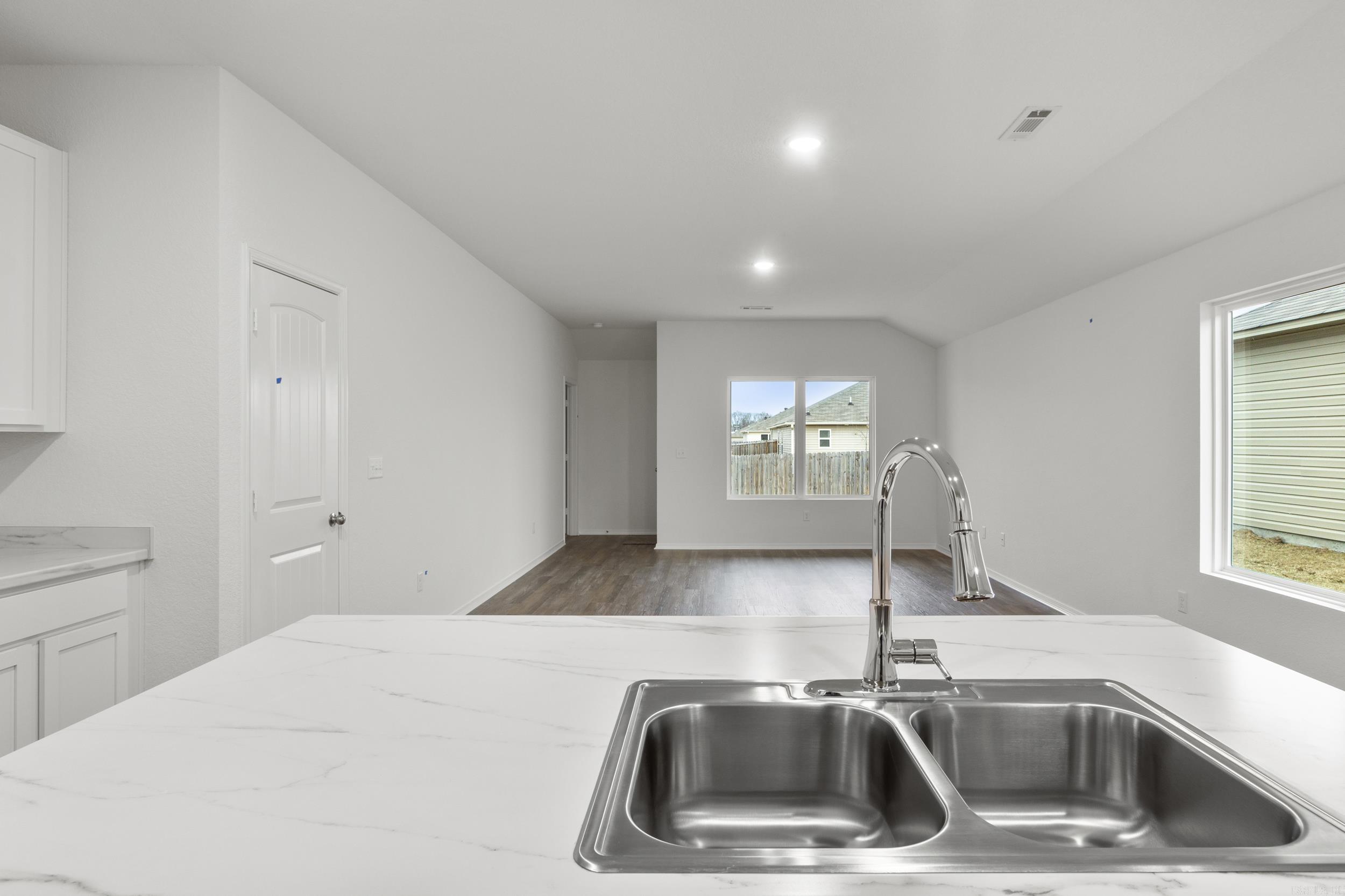 COUNTRY CLUB OF ARK THE - Residential