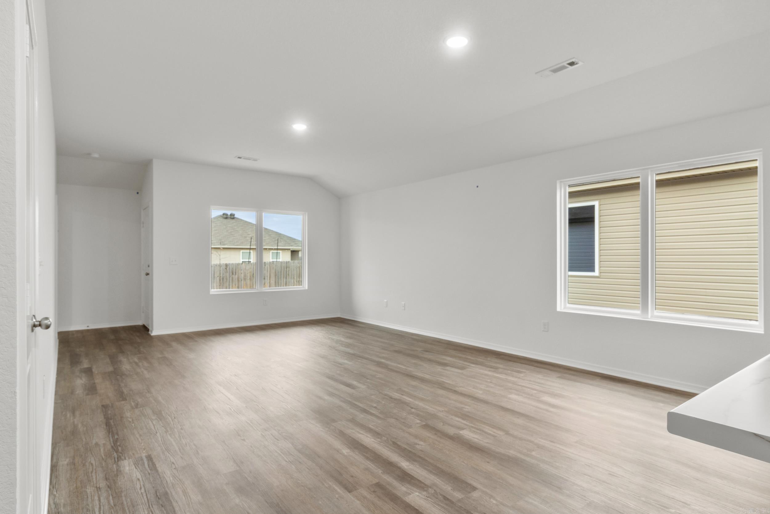 COUNTRY CLUB OF ARK THE - Residential