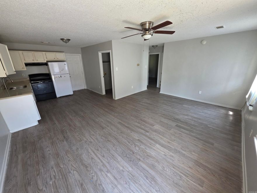 MOVE IN SPECIAL! HALF OFF FIRST MONTH’S RENT! Cute 2BD/1BA duplex minutes away from downtown NLR Argenta district. Cozy living/kitchen combo with appliances included. Laundry closet with hookups. Bedrooms have carpet and plenty of closet space. This property is managed by Hoffman Team so beware of scammers - we will never ask you to Cashapp us money. The lease for this property is for 18 months to 2 years with a 3% increase after the first year. Income must be 3x the amount of rent per month unless you have a housing voucher. Deposit, first month’s rent, and the $50 administration fee due before move in.