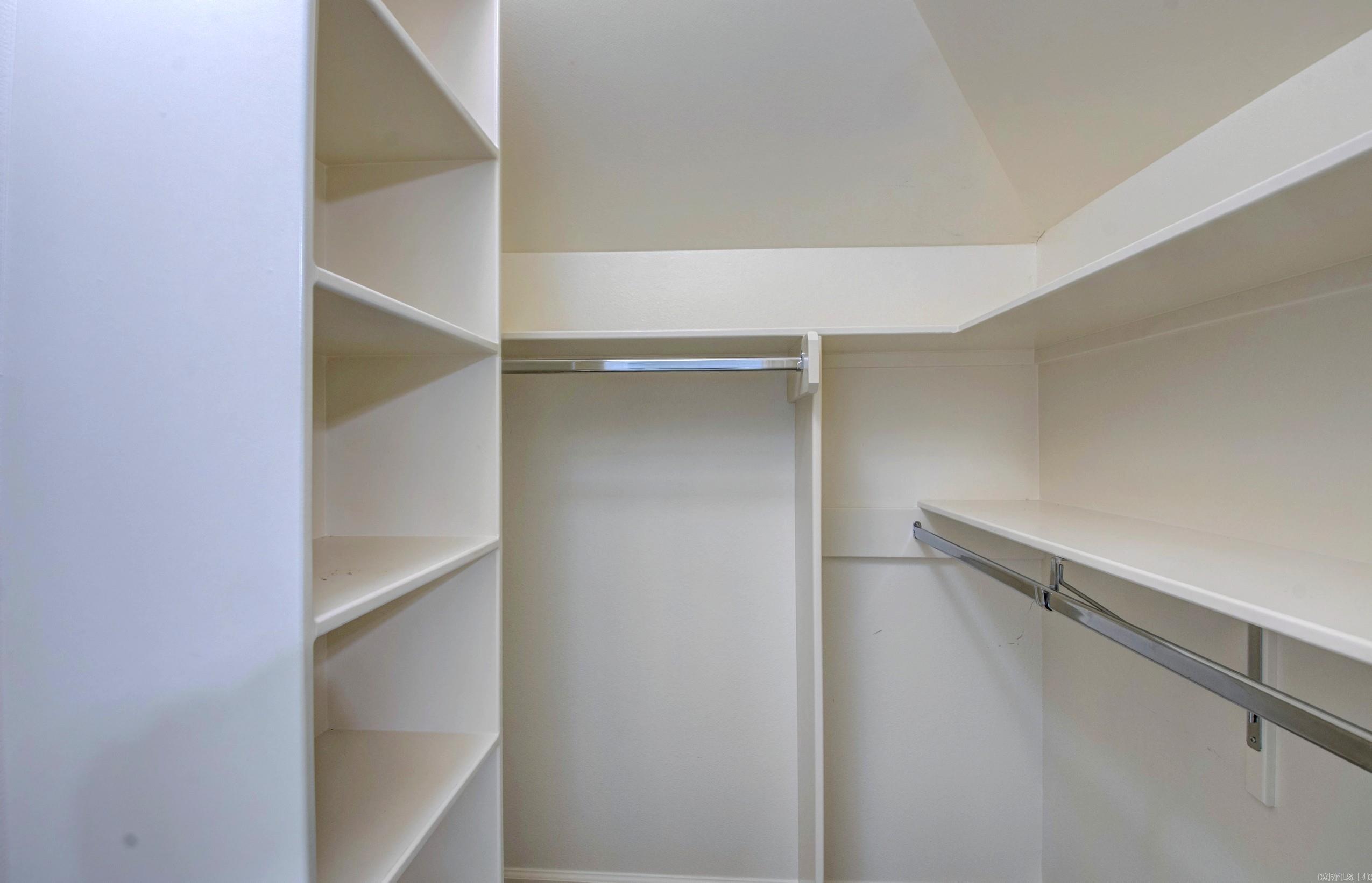 WOODLANDS EDGE - Residential