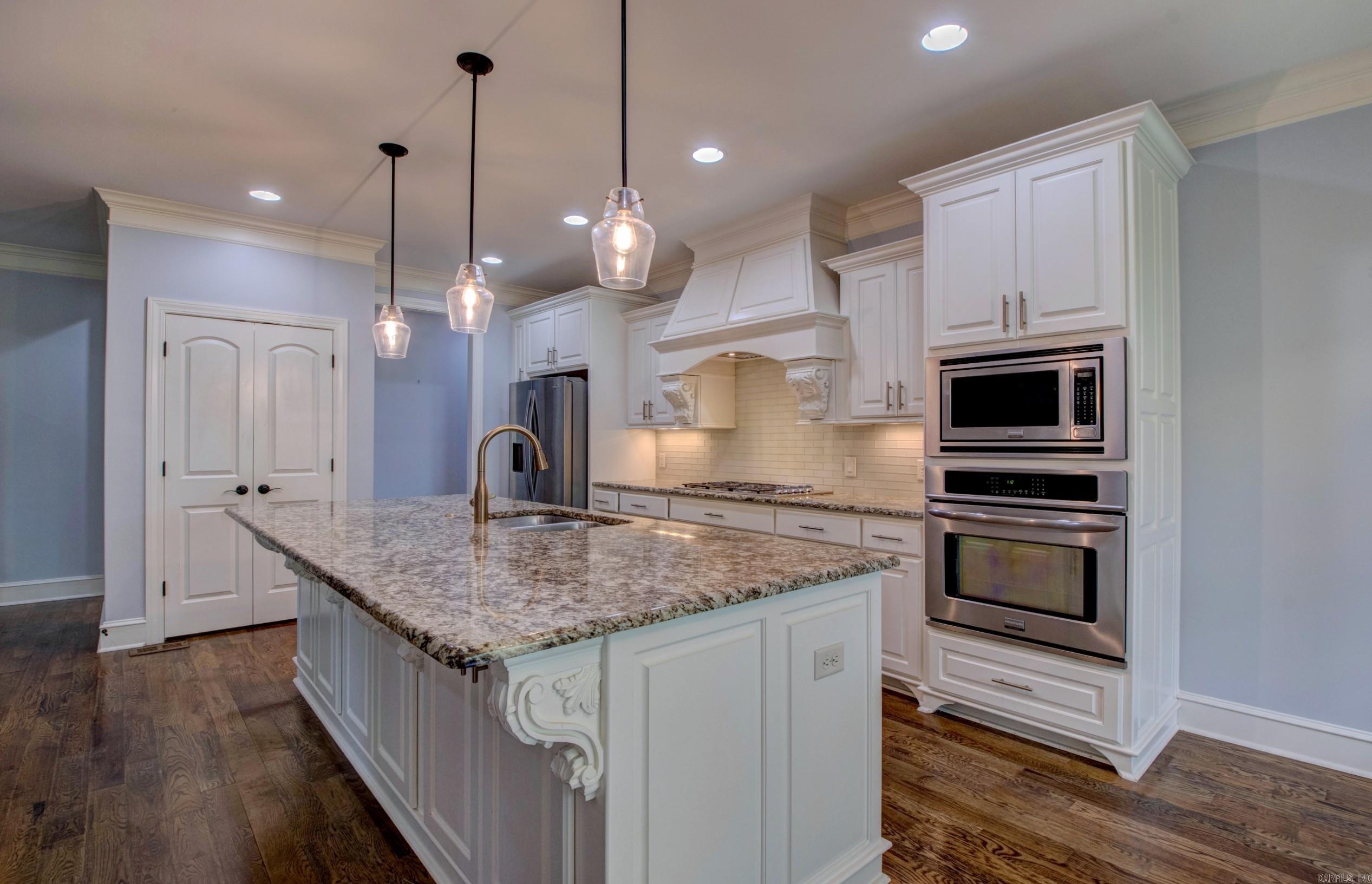 WOODLANDS EDGE - Residential