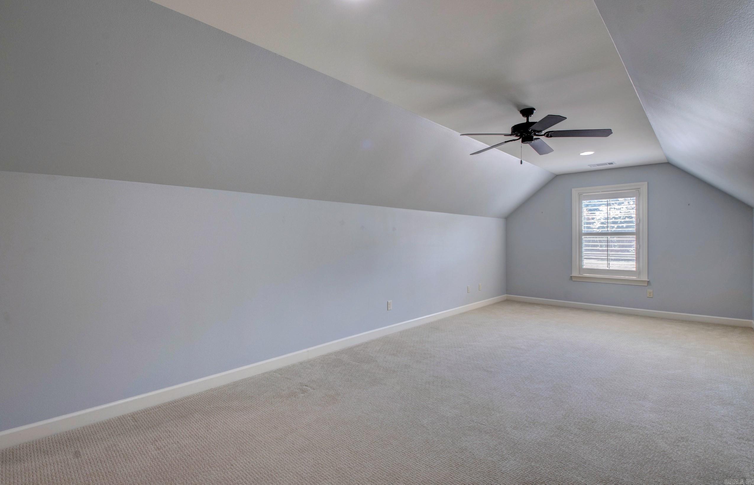 WOODLANDS EDGE - Residential