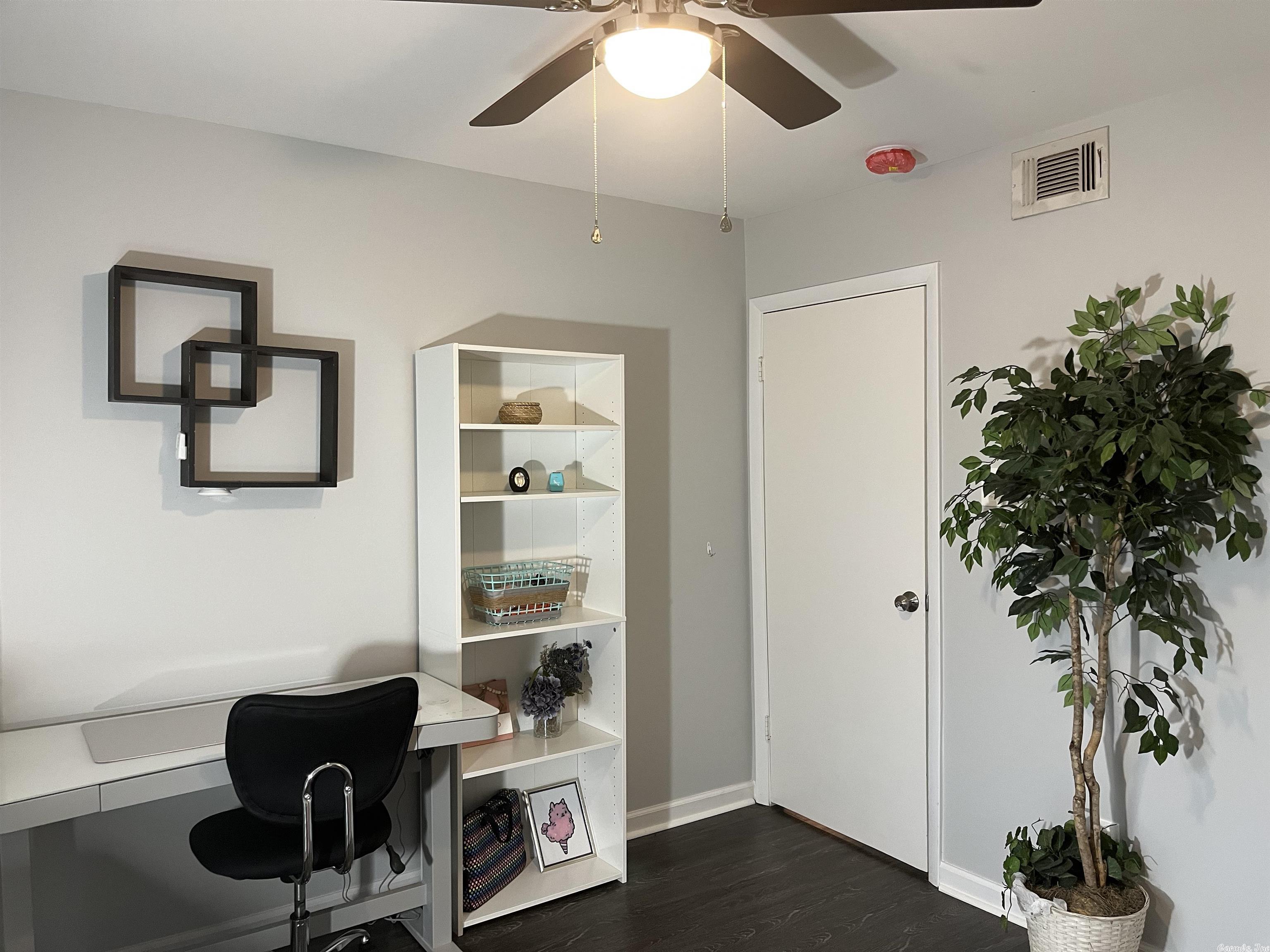 WINDSOR GARDENS CONDOMINIUMS - Residential