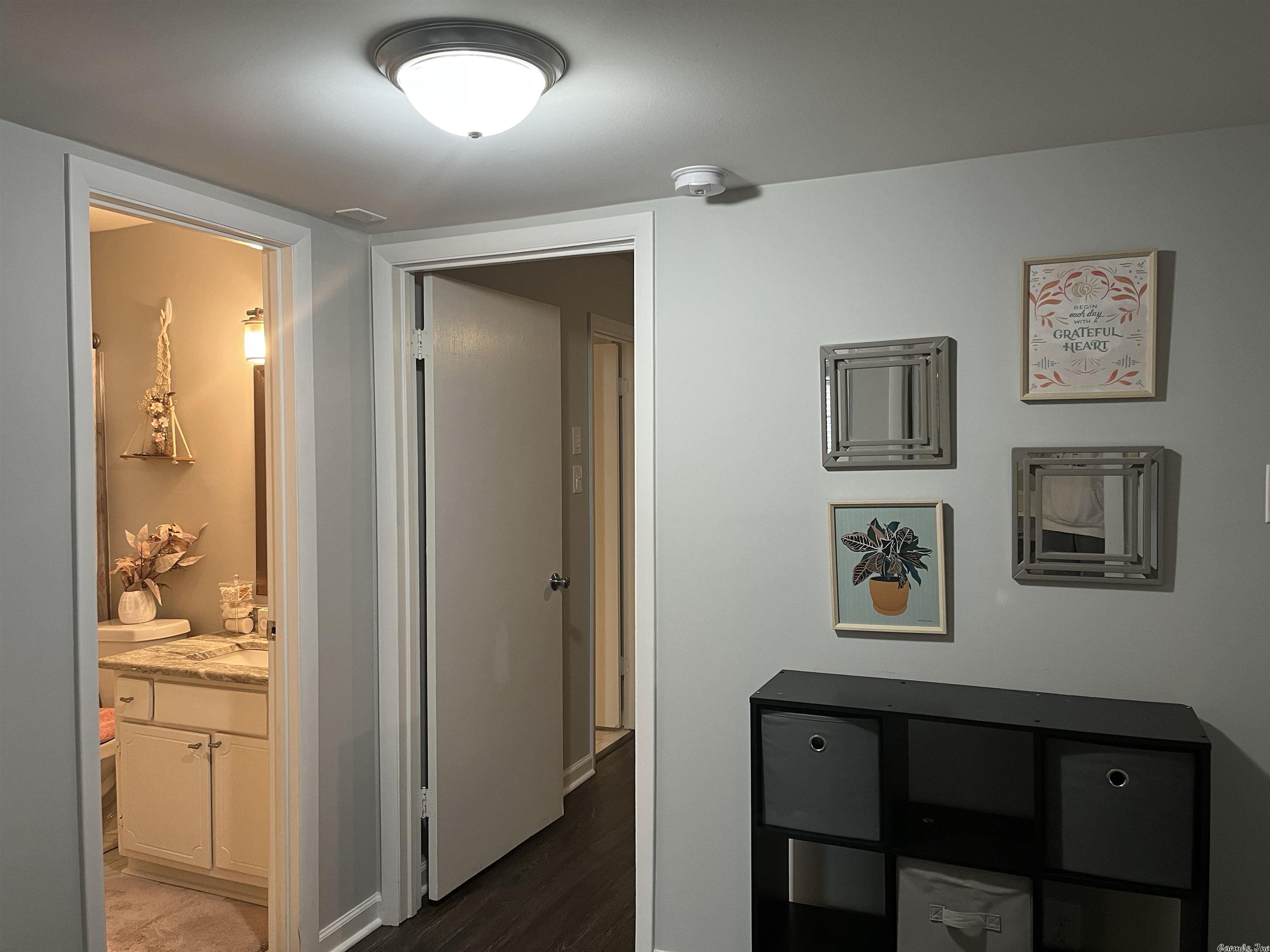 WINDSOR GARDENS CONDOMINIUMS - Residential