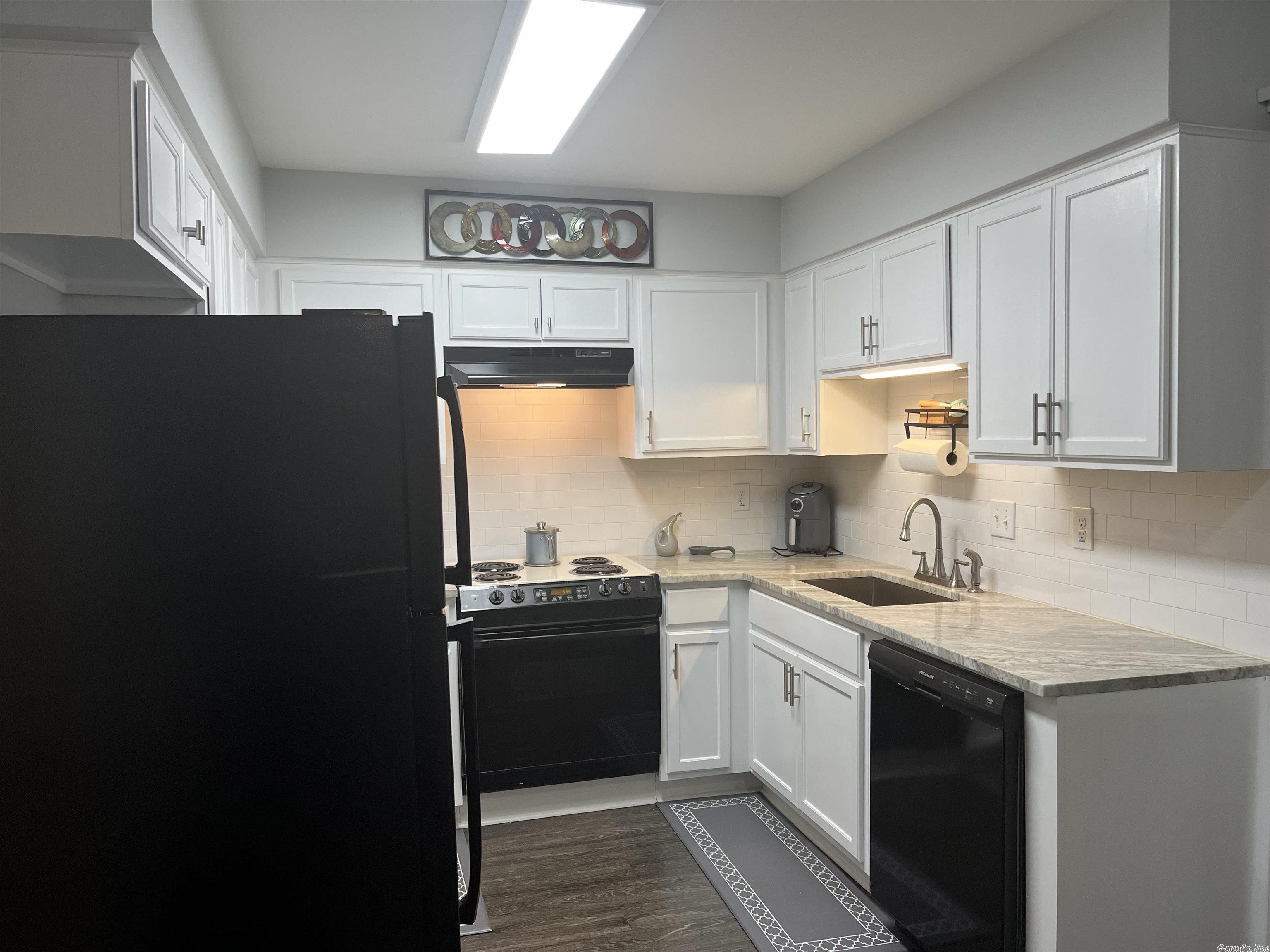 WINDSOR GARDENS CONDOMINIUMS - Residential