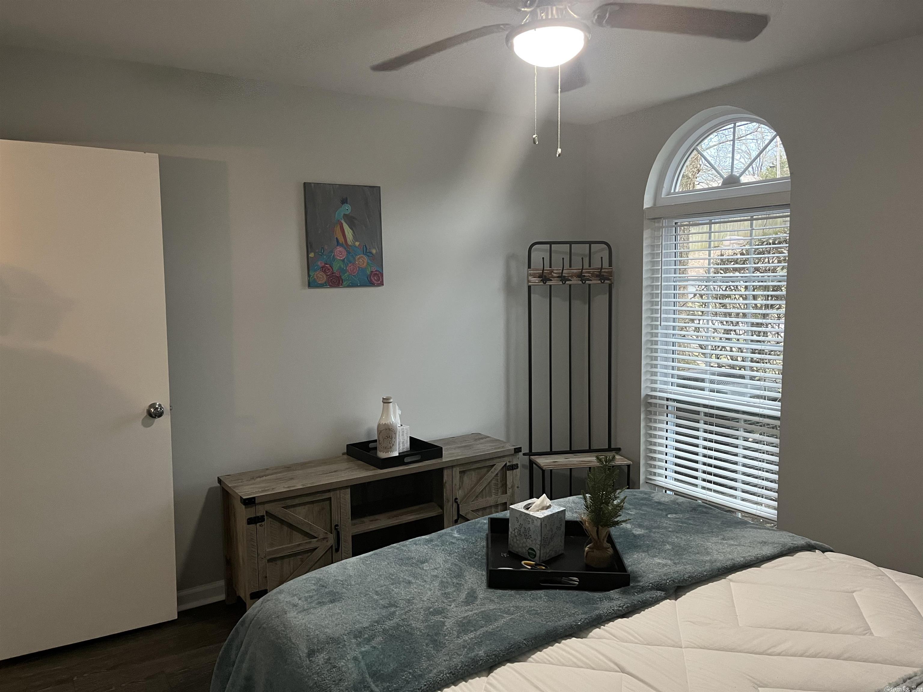 WINDSOR GARDENS CONDOMINIUMS - Residential