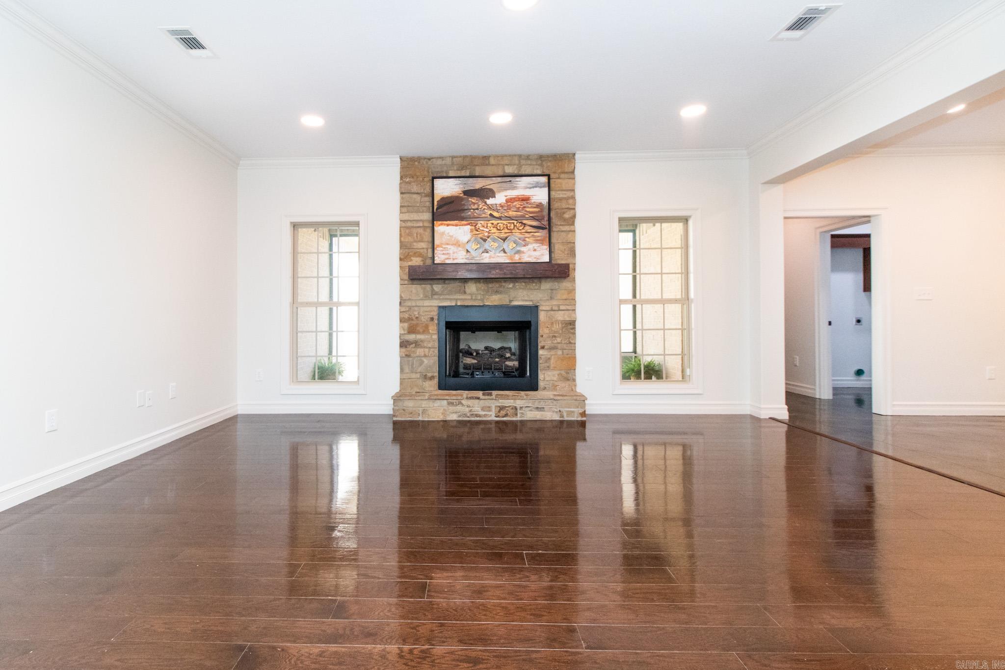 BARRINGTON PARK - Residential