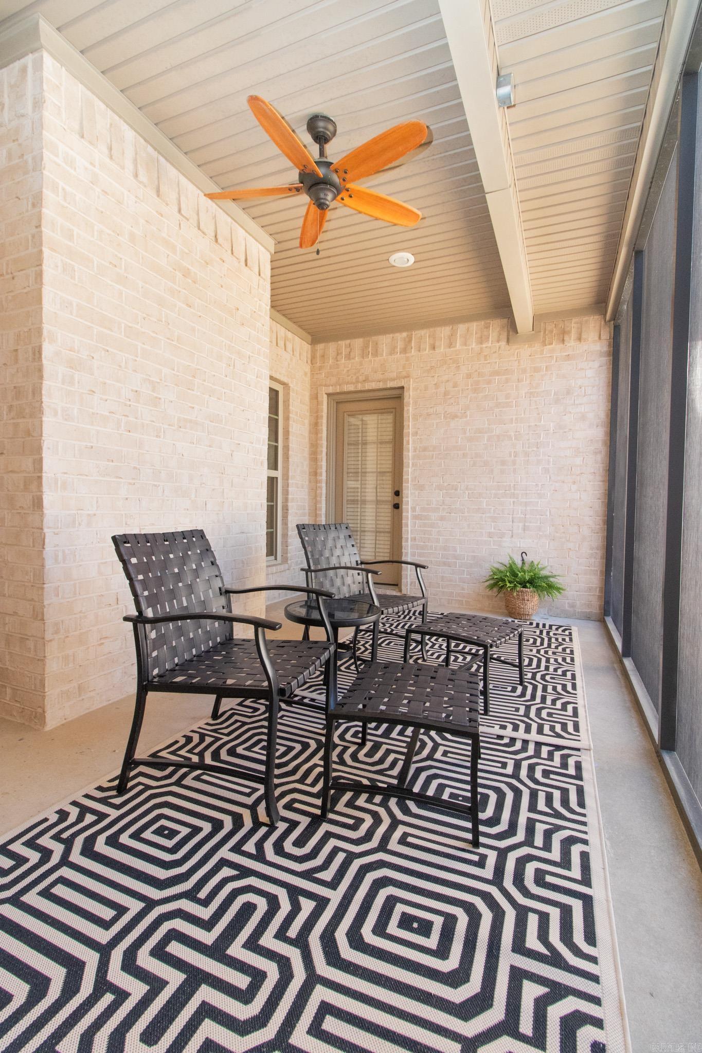 BARRINGTON PARK - Residential