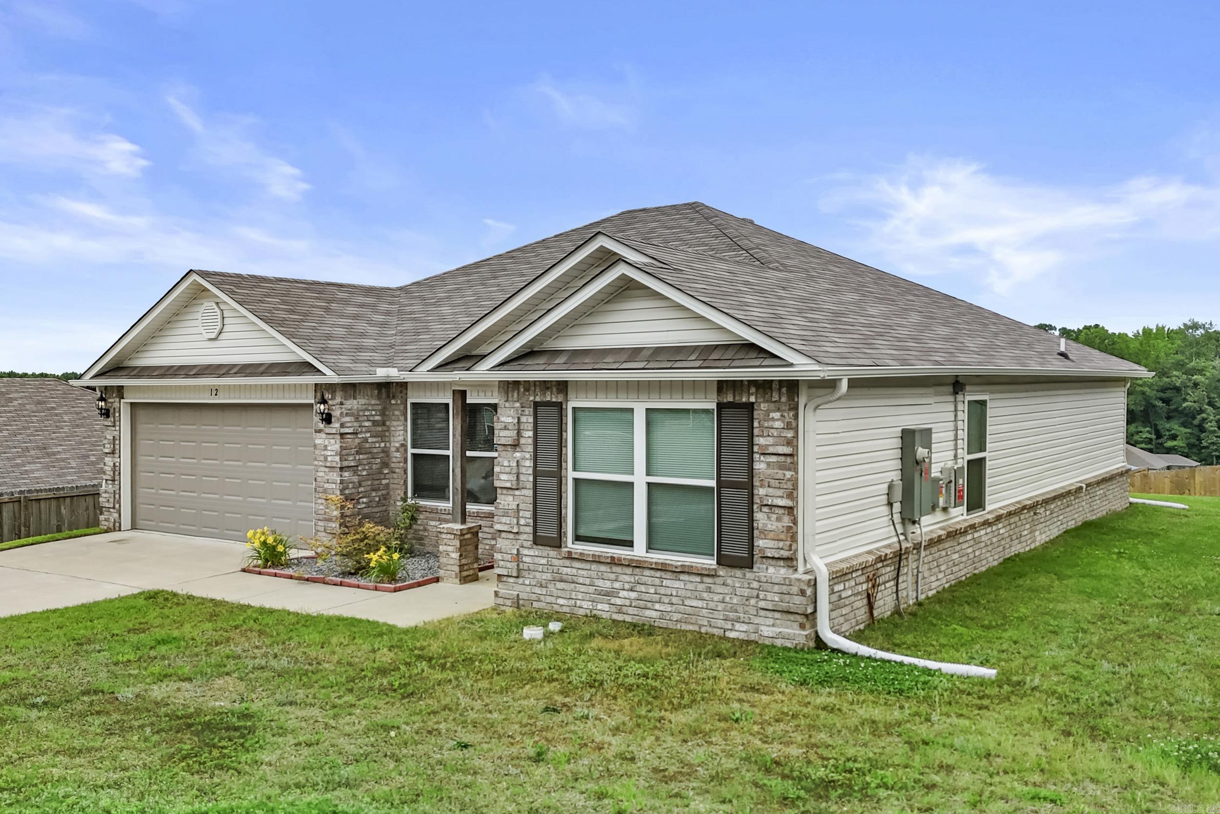 OAKLAND GROVE ESTATES - Residential