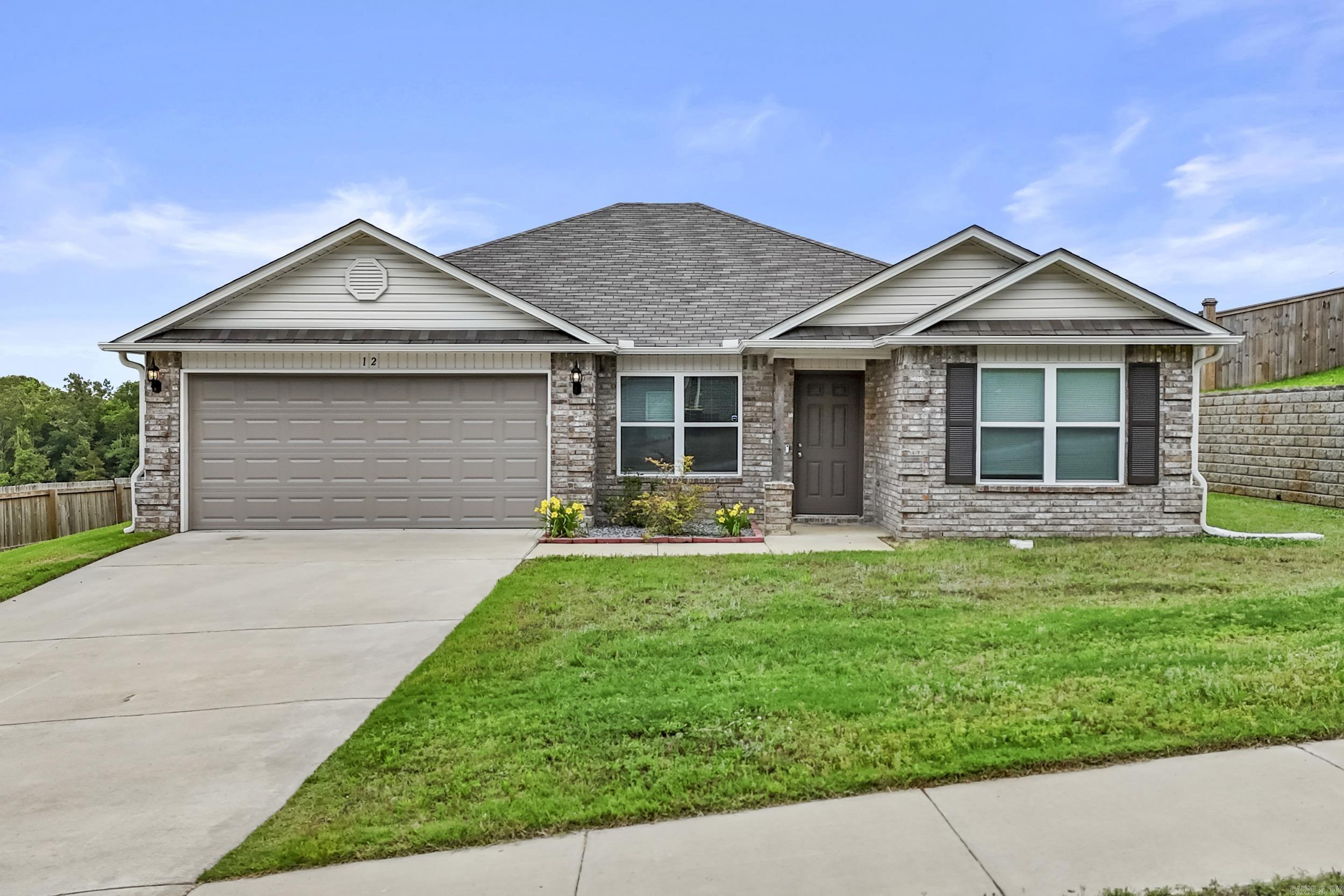 OAKLAND GROVE ESTATES - Residential