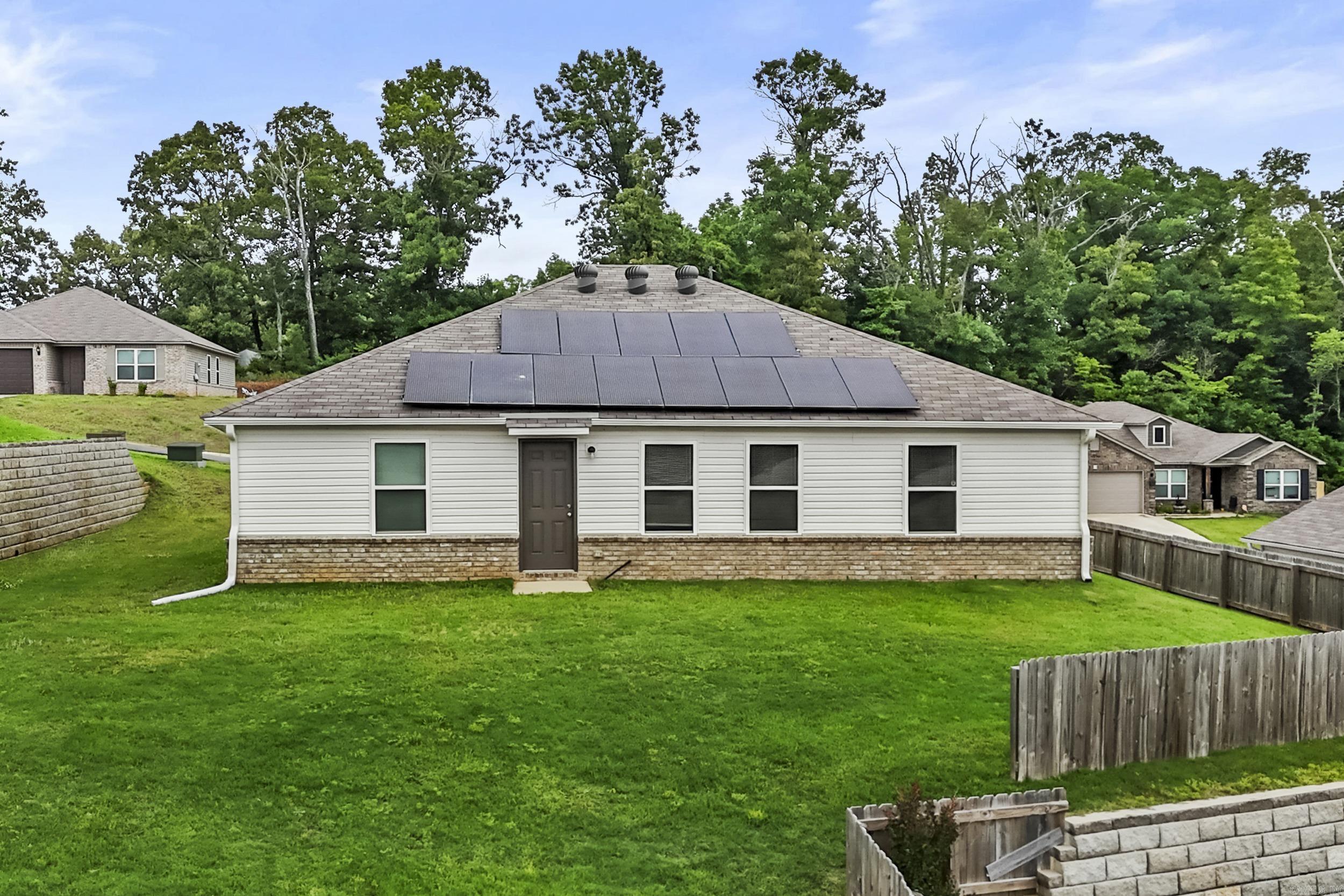 OAKLAND GROVE ESTATES - Residential