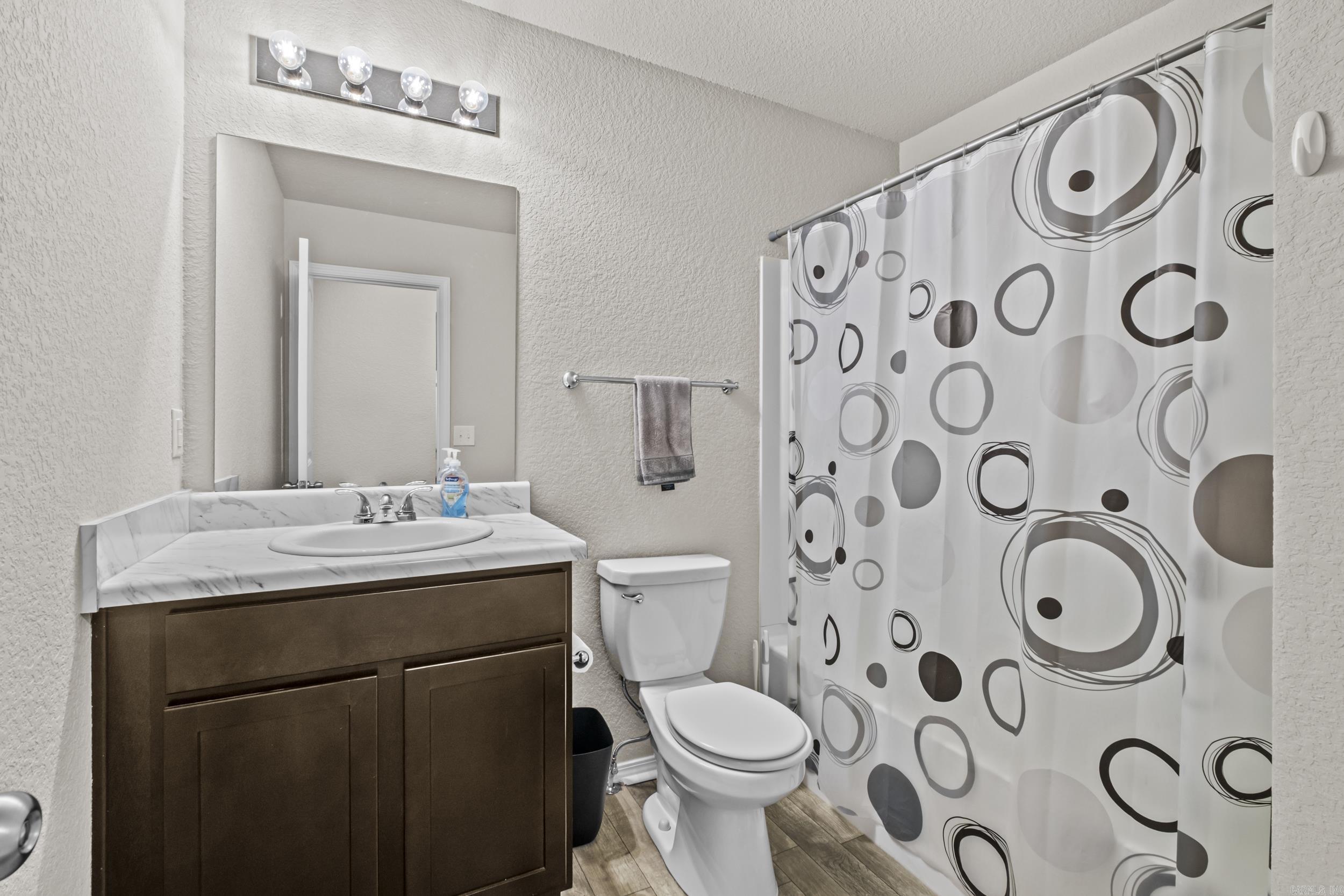 OAKLAND GROVE ESTATES - Residential