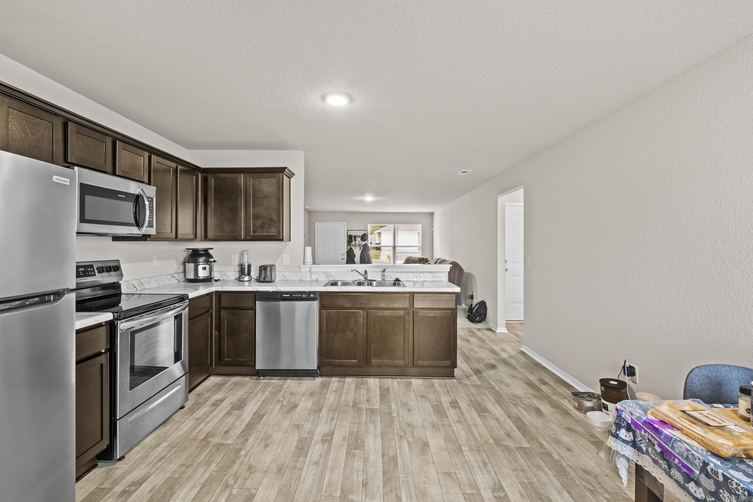OAKLAND GROVE ESTATES - Residential