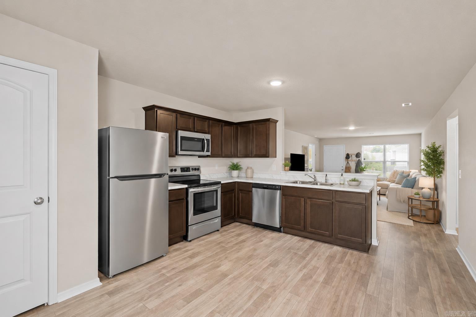 OAKLAND GROVE ESTATES - Residential