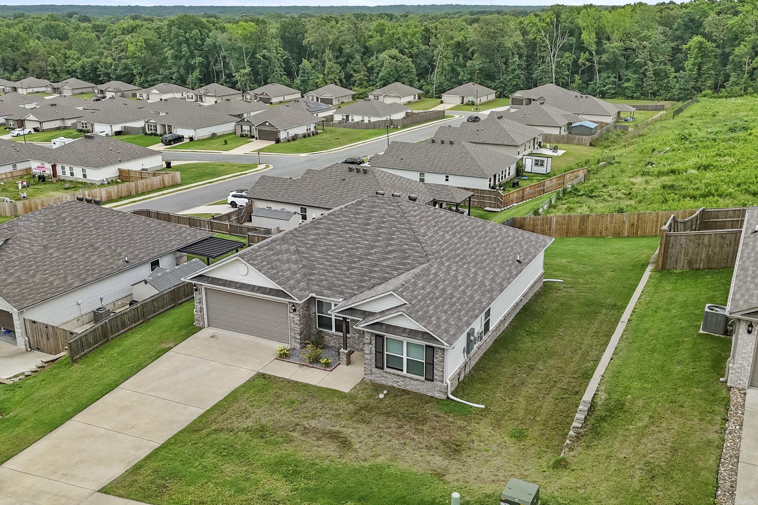 OAKLAND GROVE ESTATES - Residential