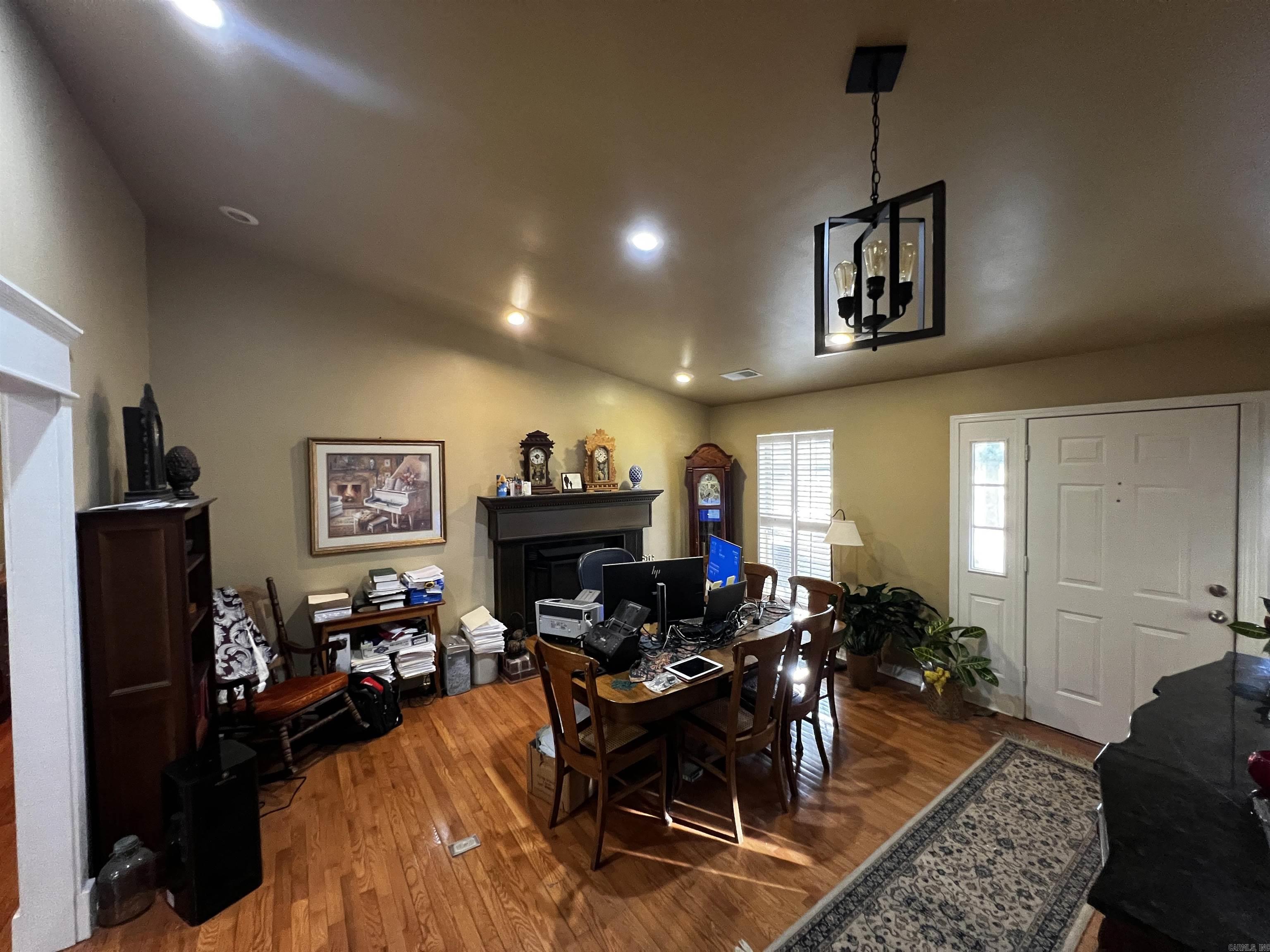 Lincoln Terrace - Residential