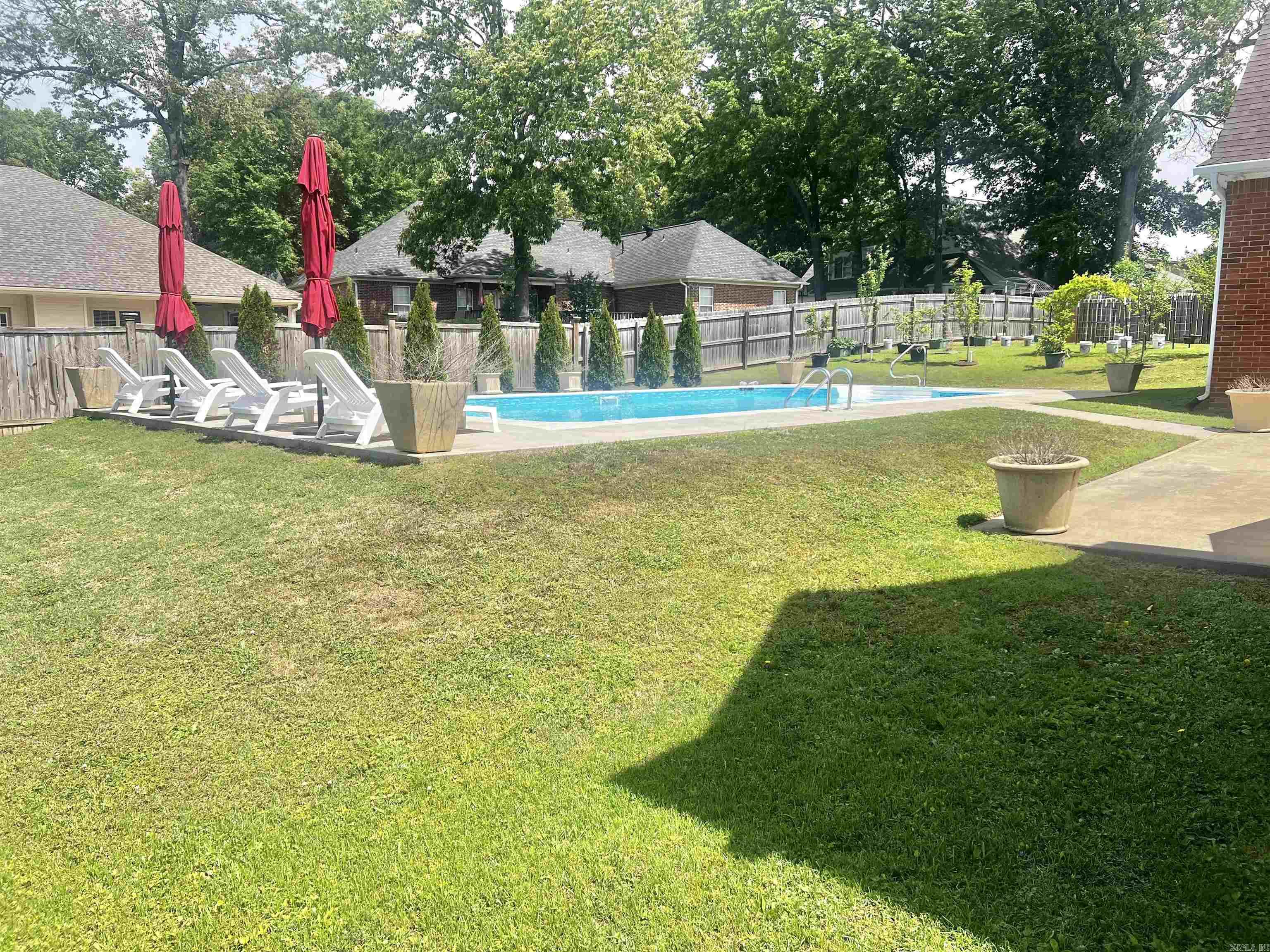 RIVER OAKS - Residential