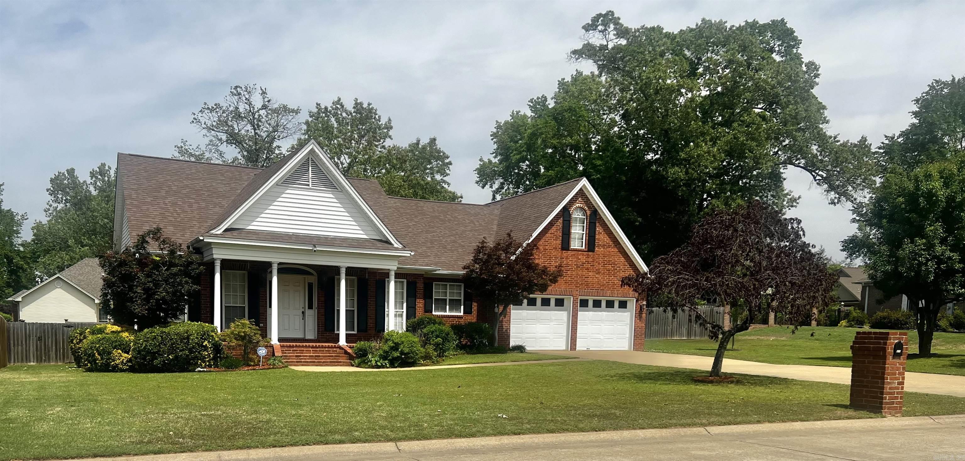 RIVER OAKS - Residential