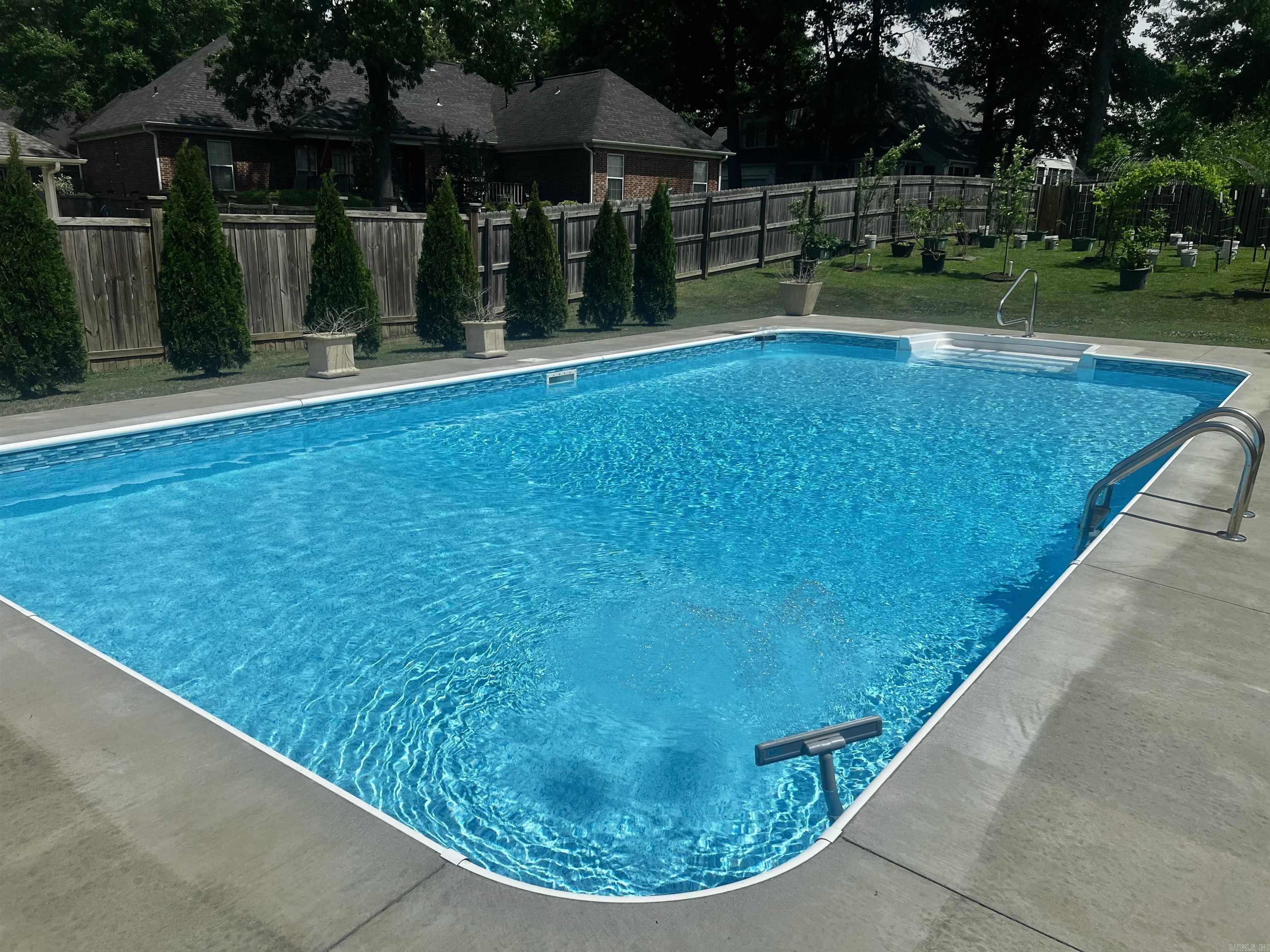 RIVER OAKS - Residential