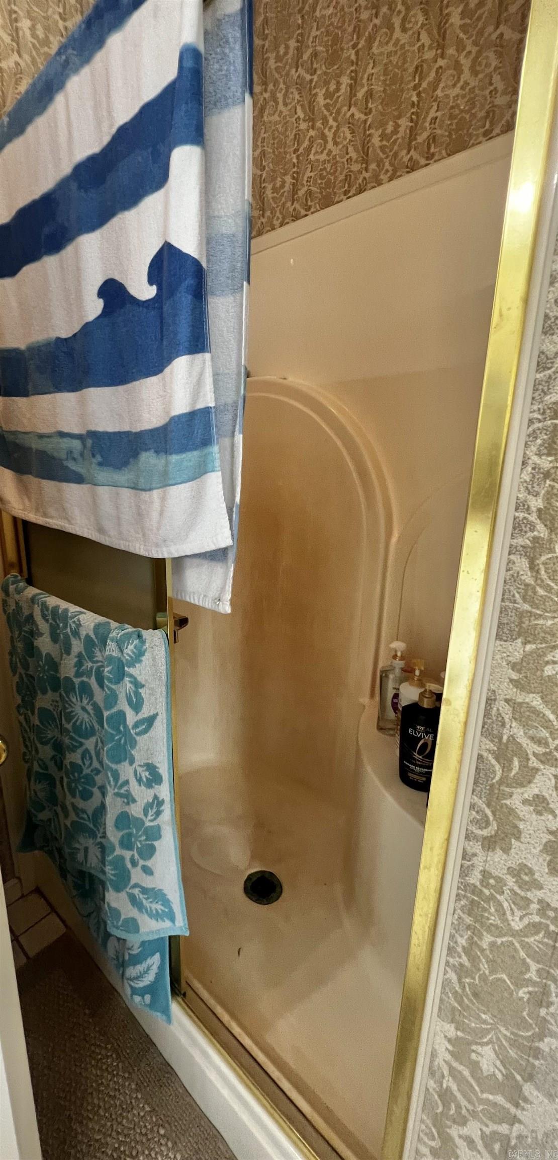 RIVER OAKS - Residential