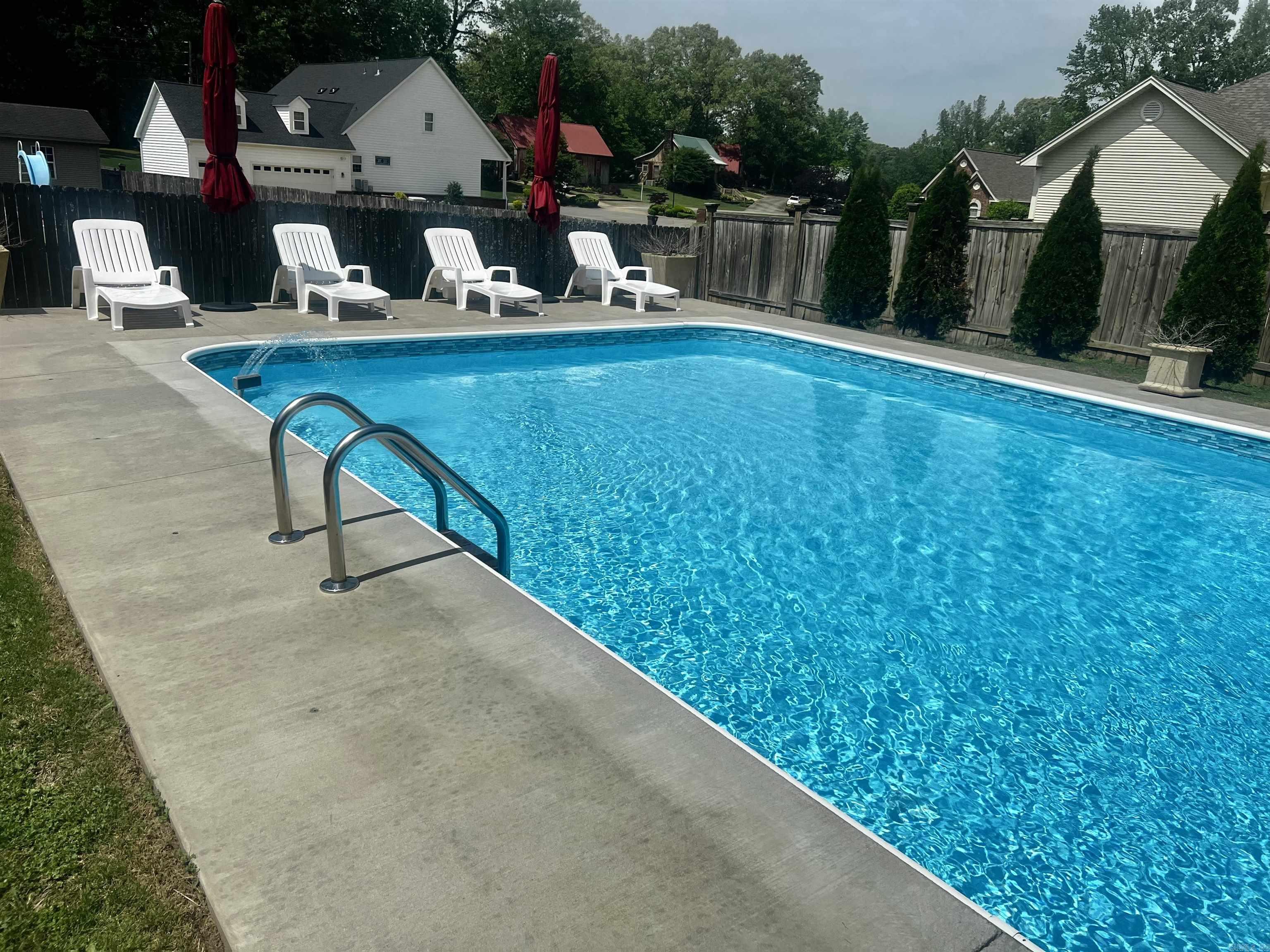 RIVER OAKS - Residential