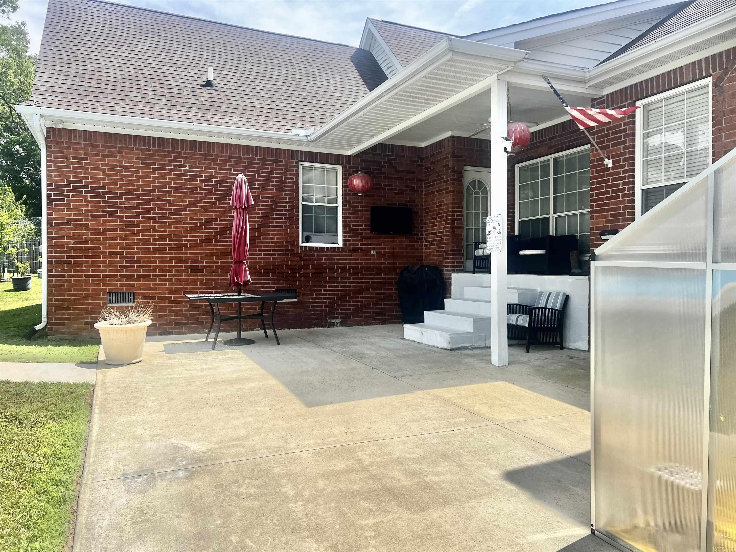 RIVER OAKS - Residential