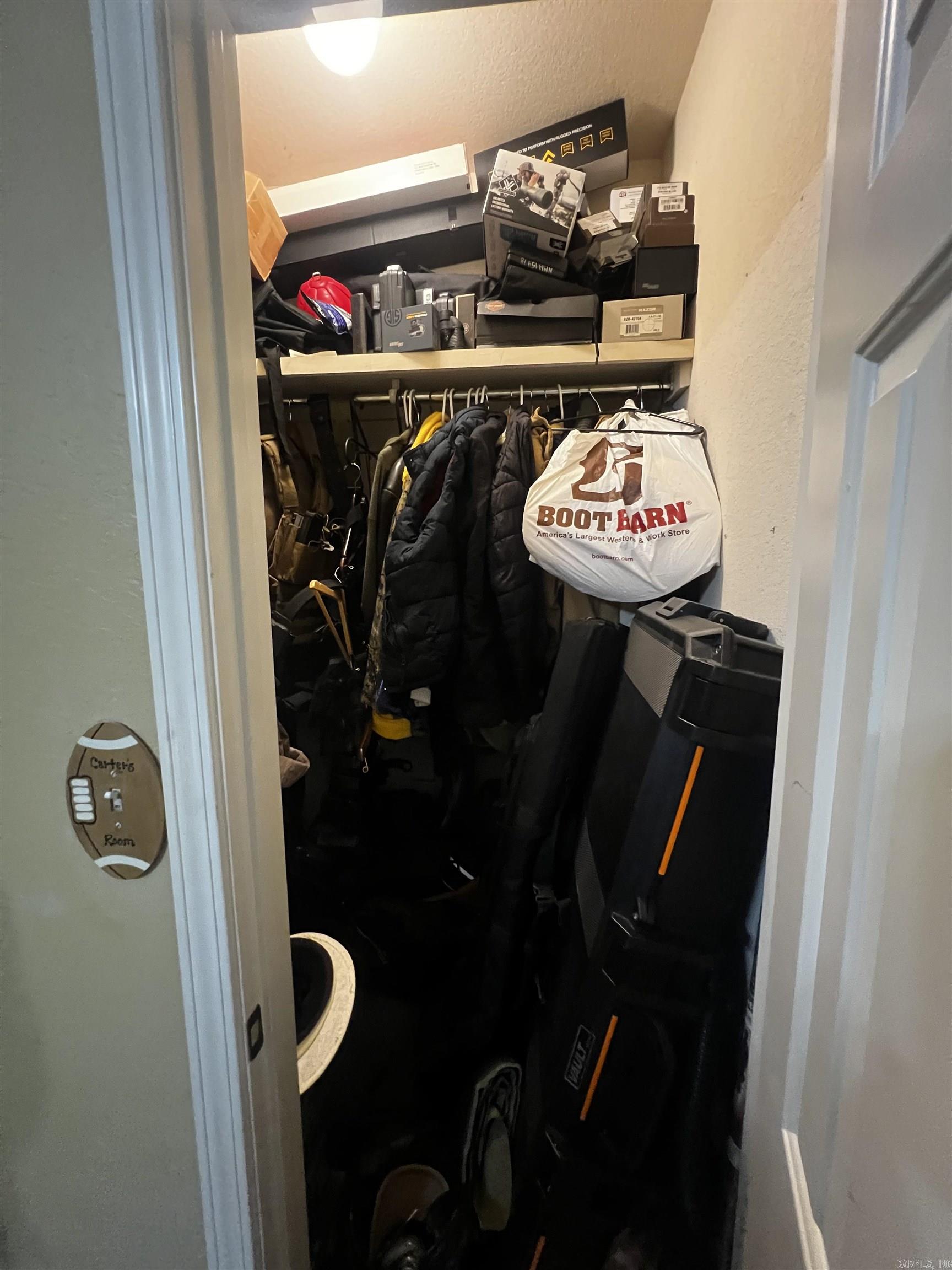 RIVER OAKS - Residential