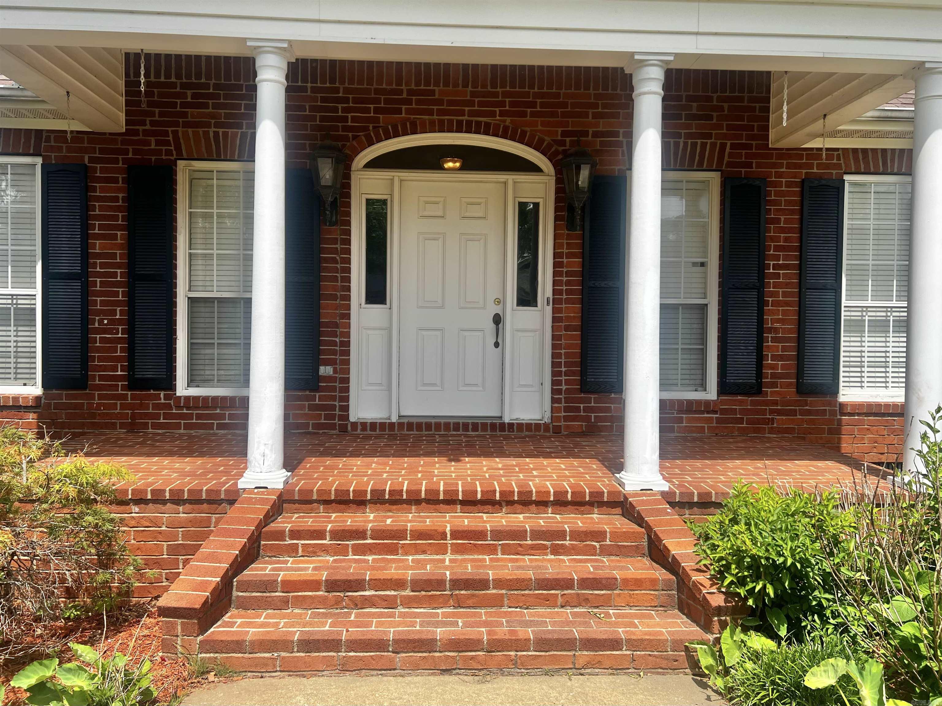 RIVER OAKS - Residential