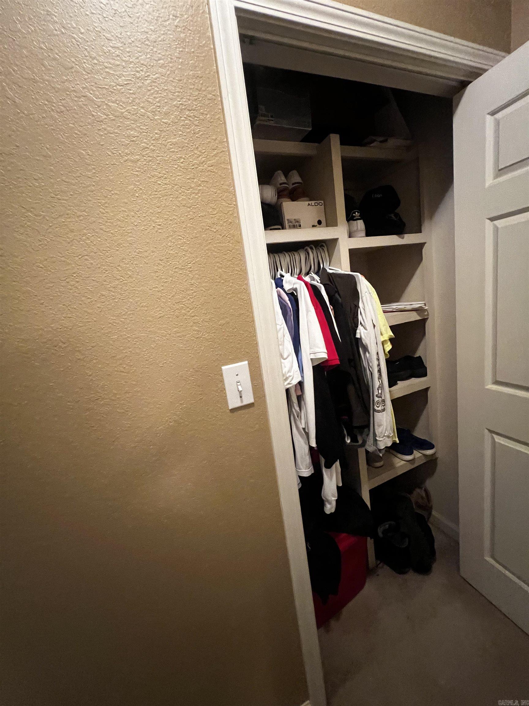 RIVER OAKS - Residential