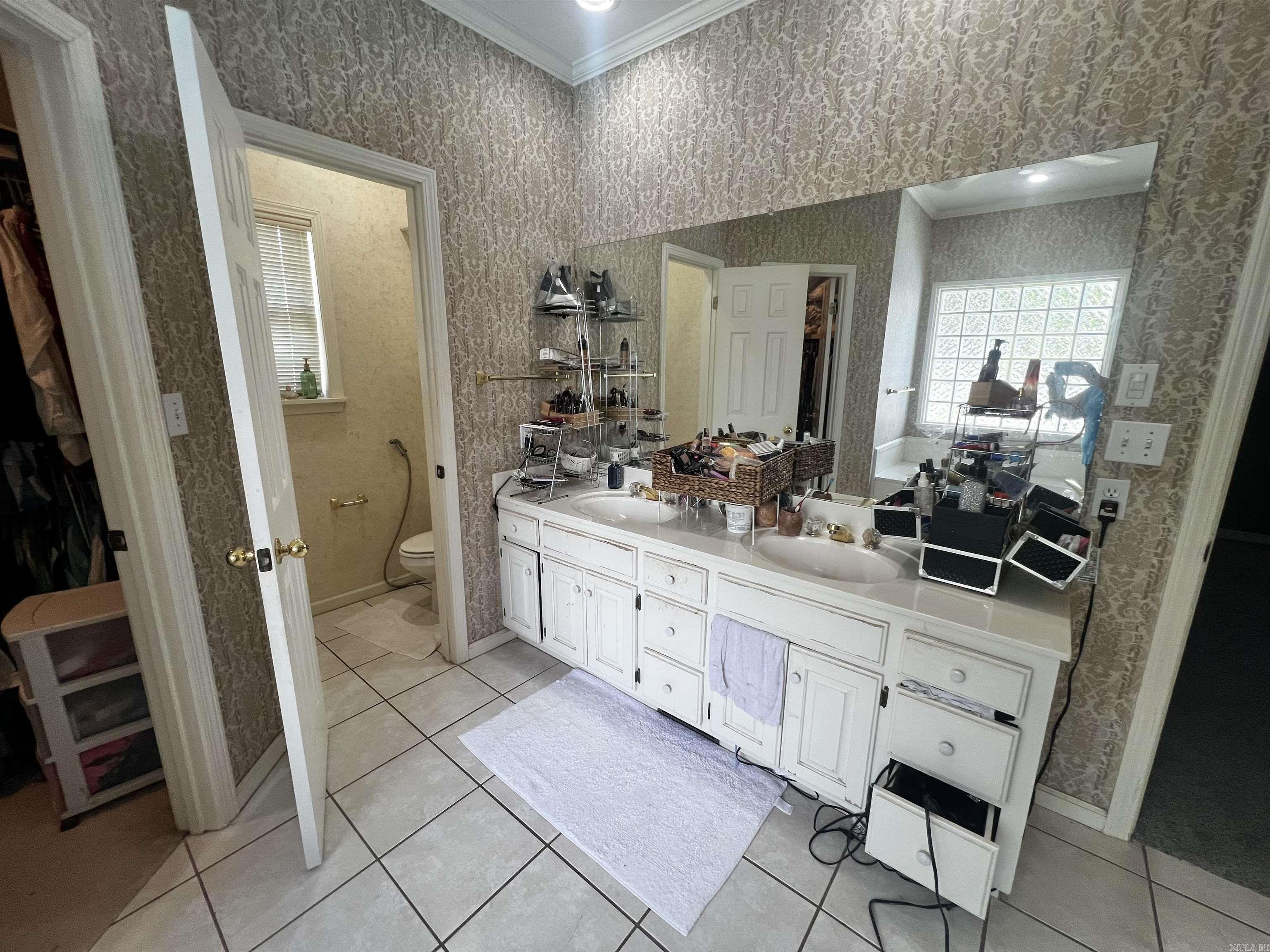 RIVER OAKS - Residential