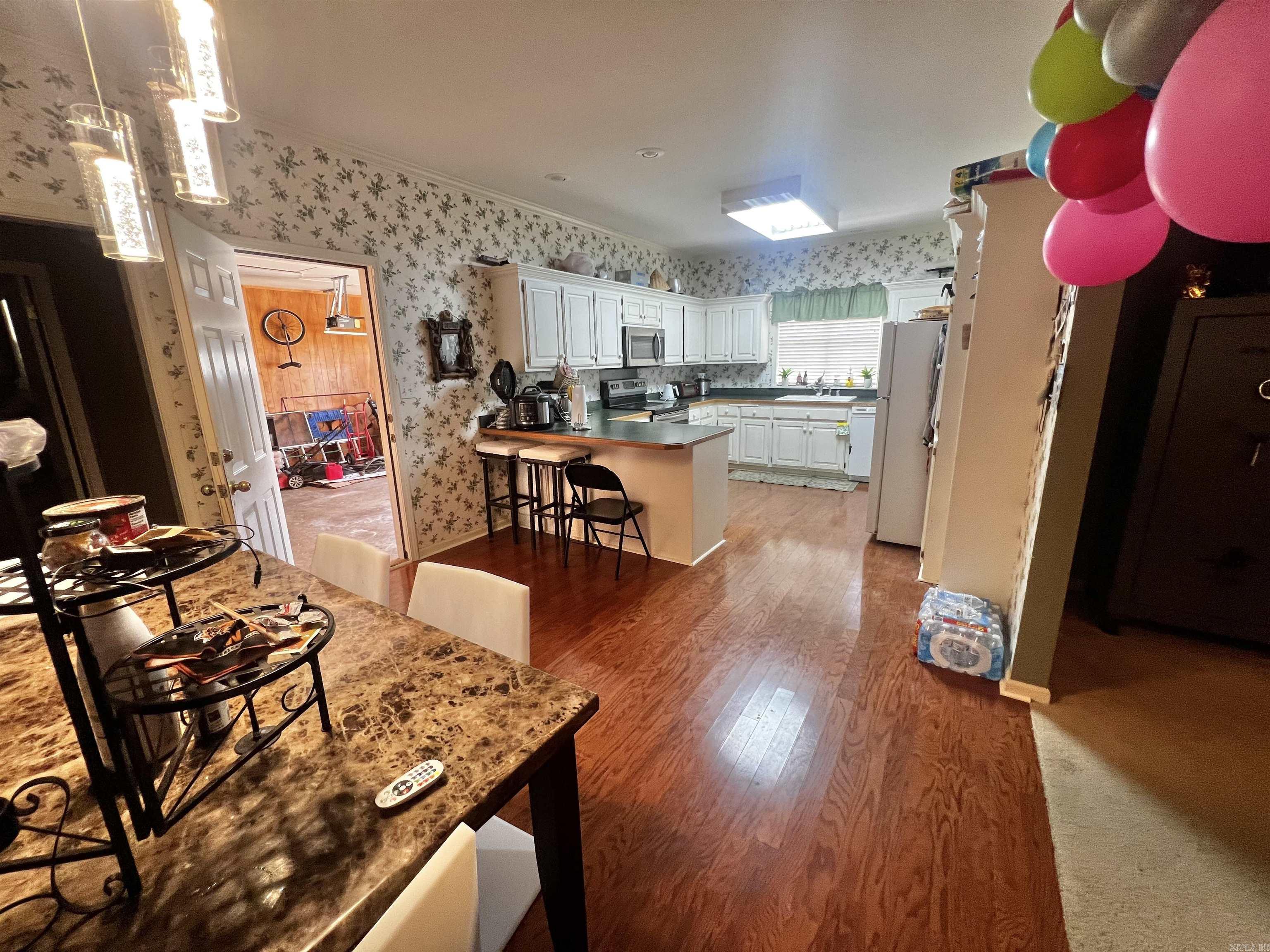 RIVER OAKS - Residential