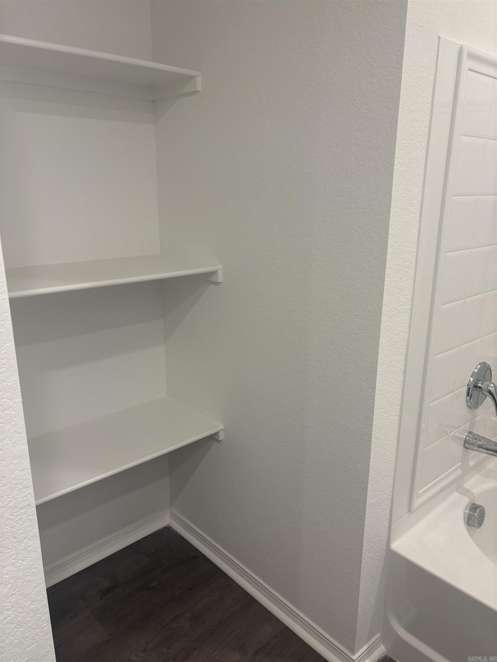 HILL FARM - Residential