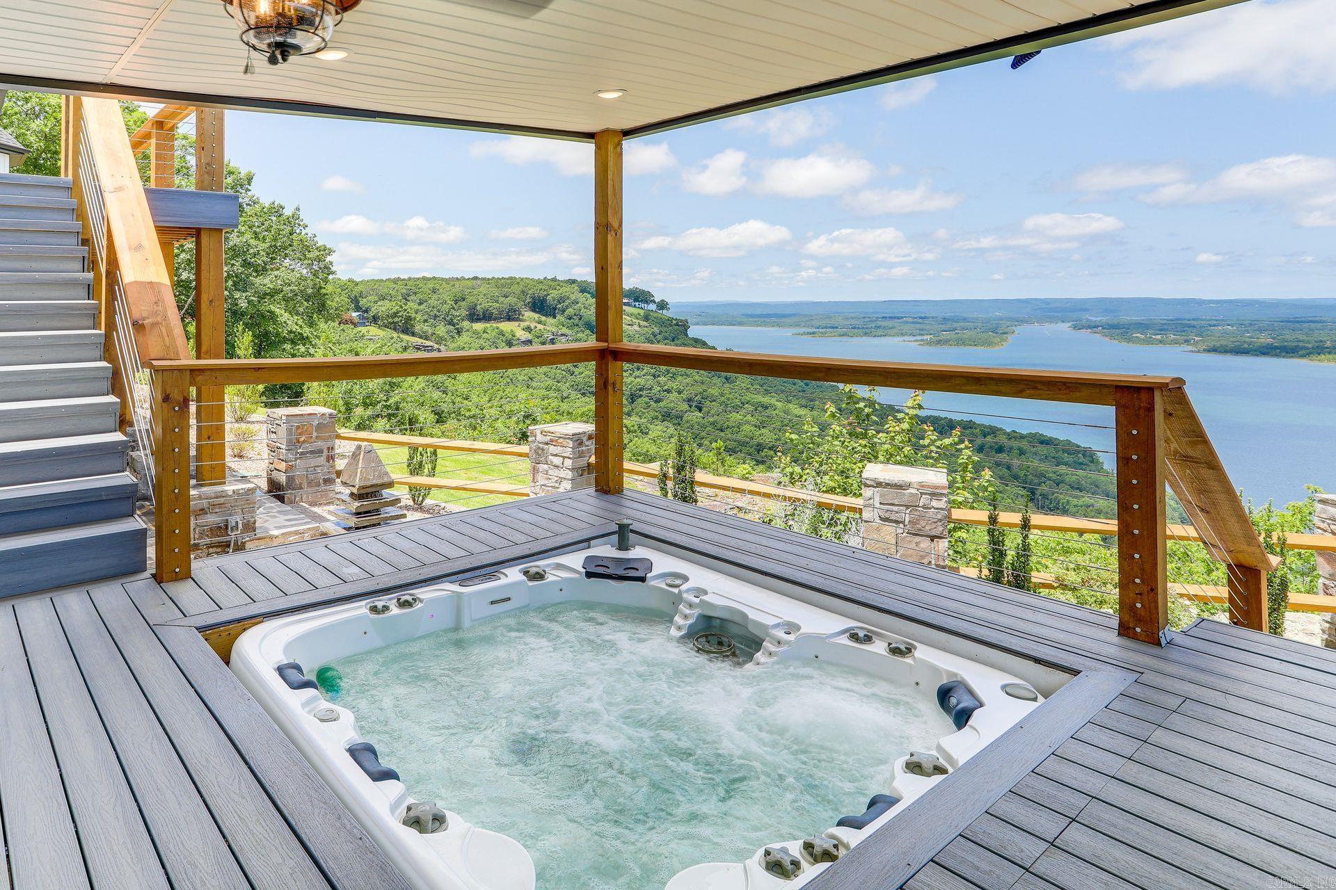 DIAMOND BLUFF ESTATES - Residential